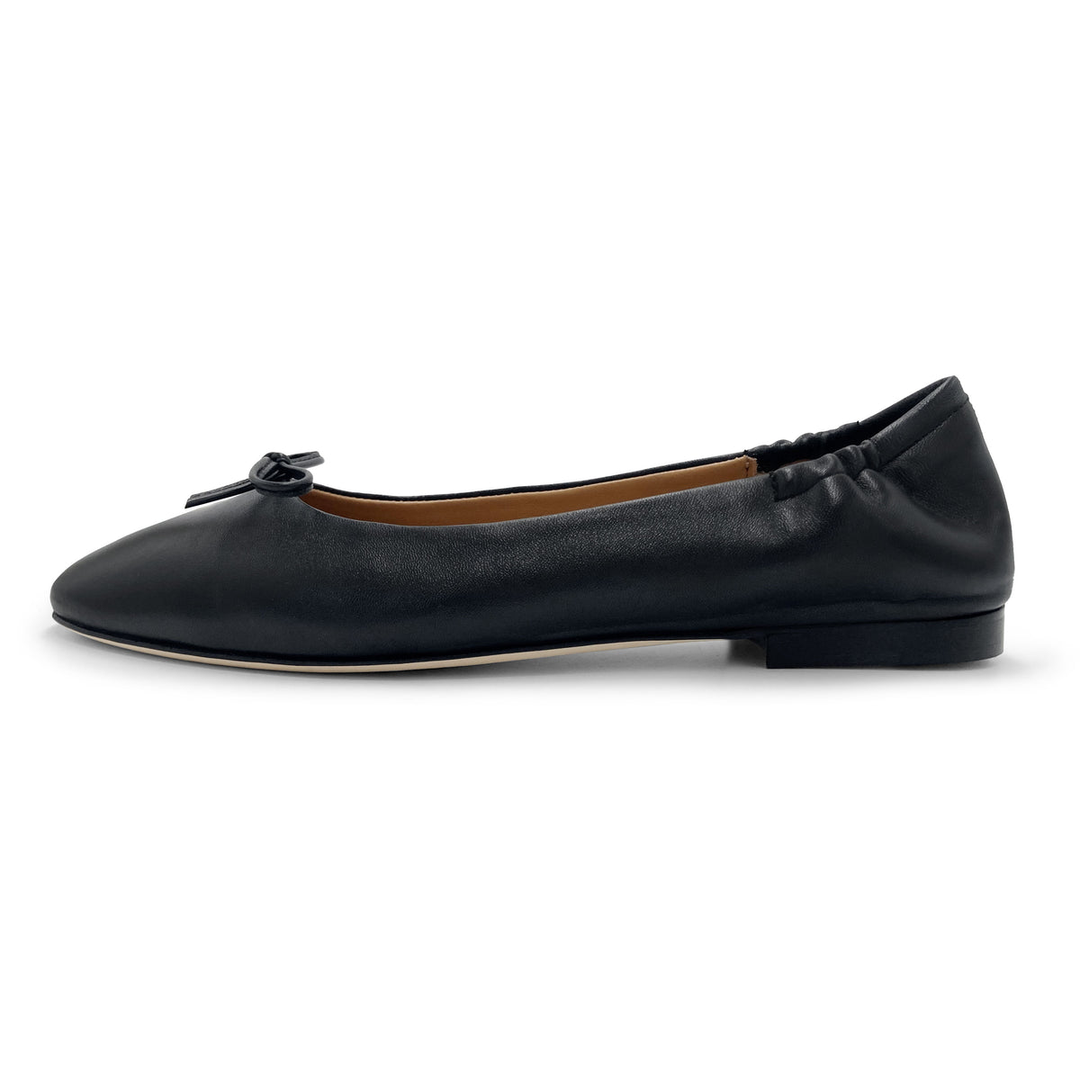 Black leather ballet flats with sacchetto construction