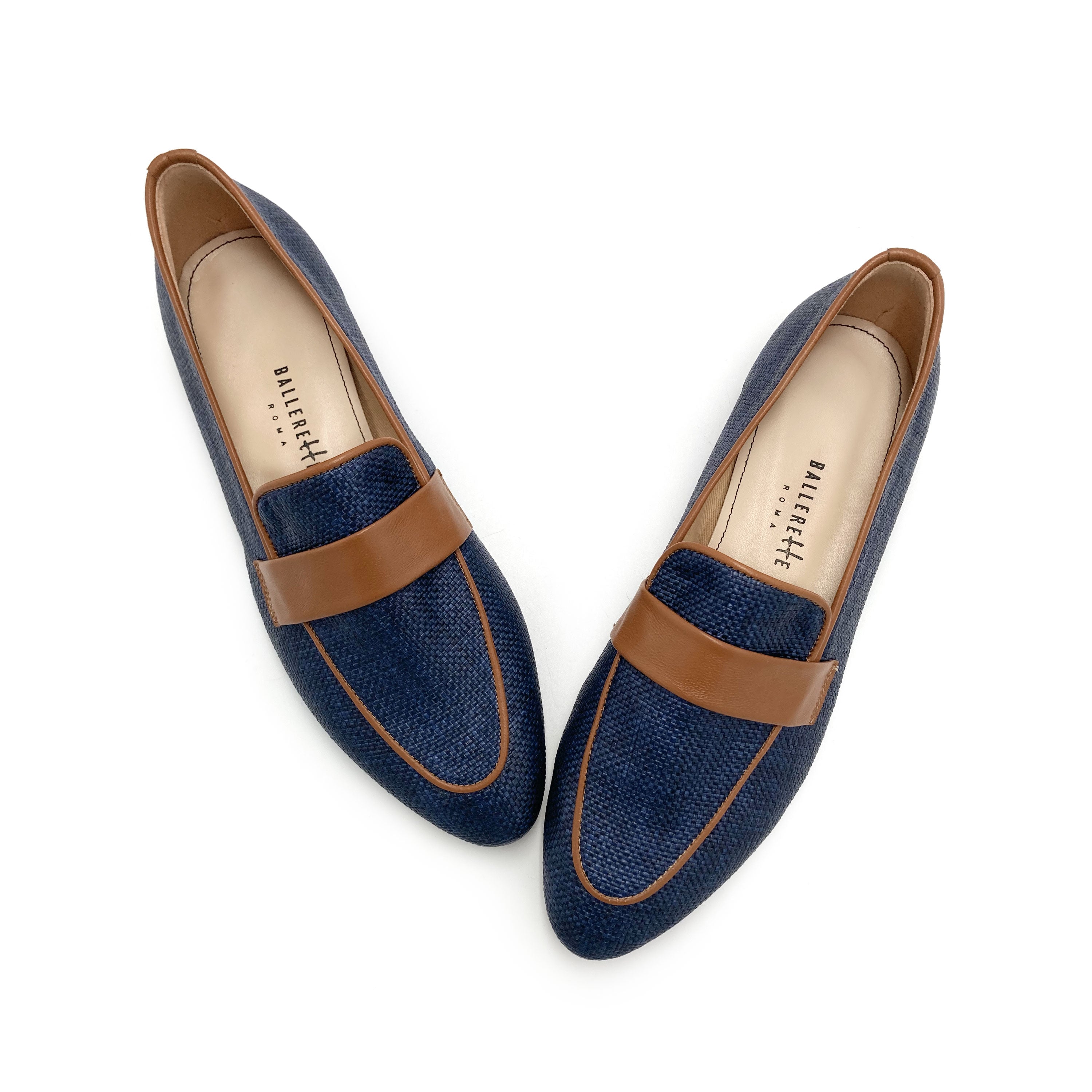 Women's summer moccasin in blue raffia