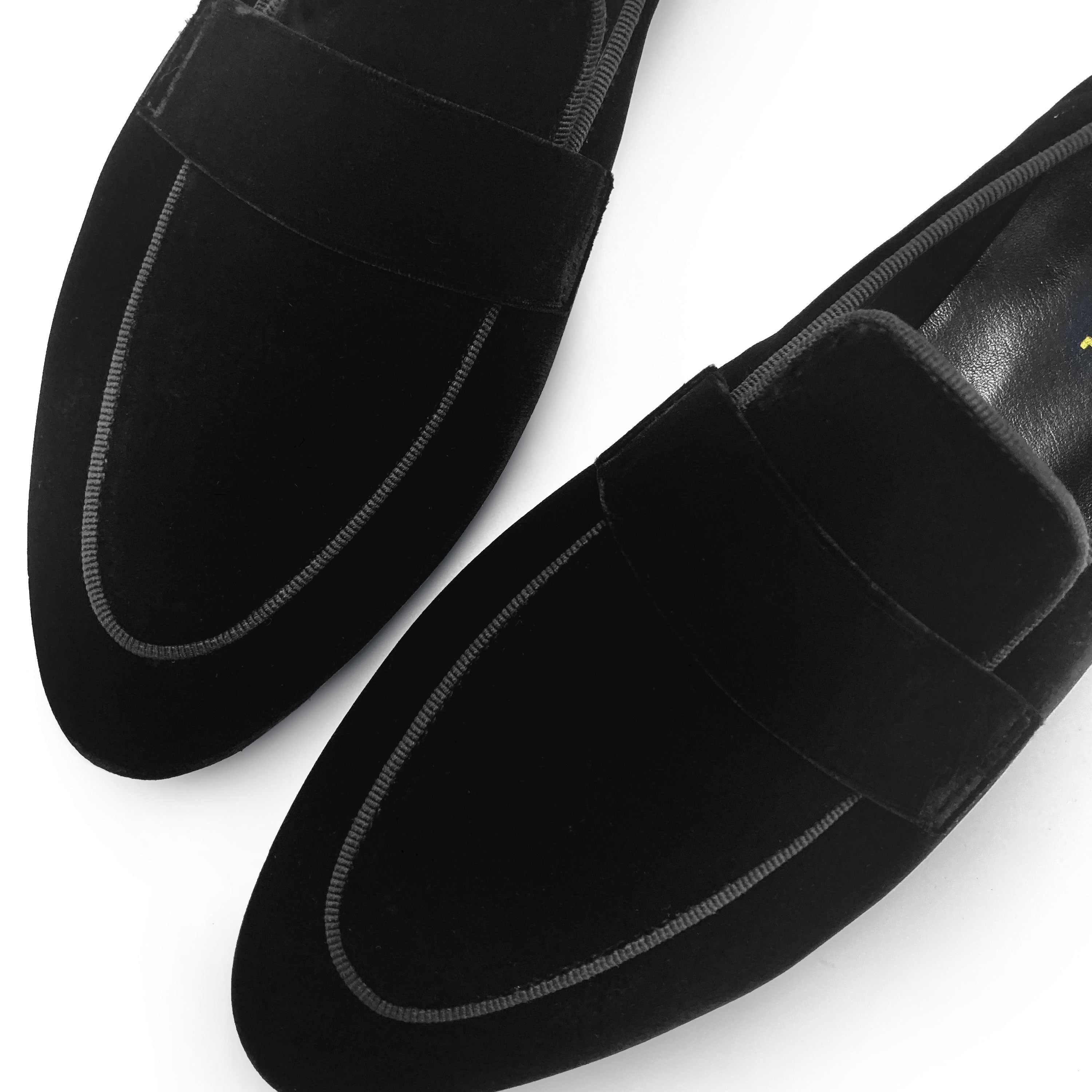 Women moccasins in black velvet