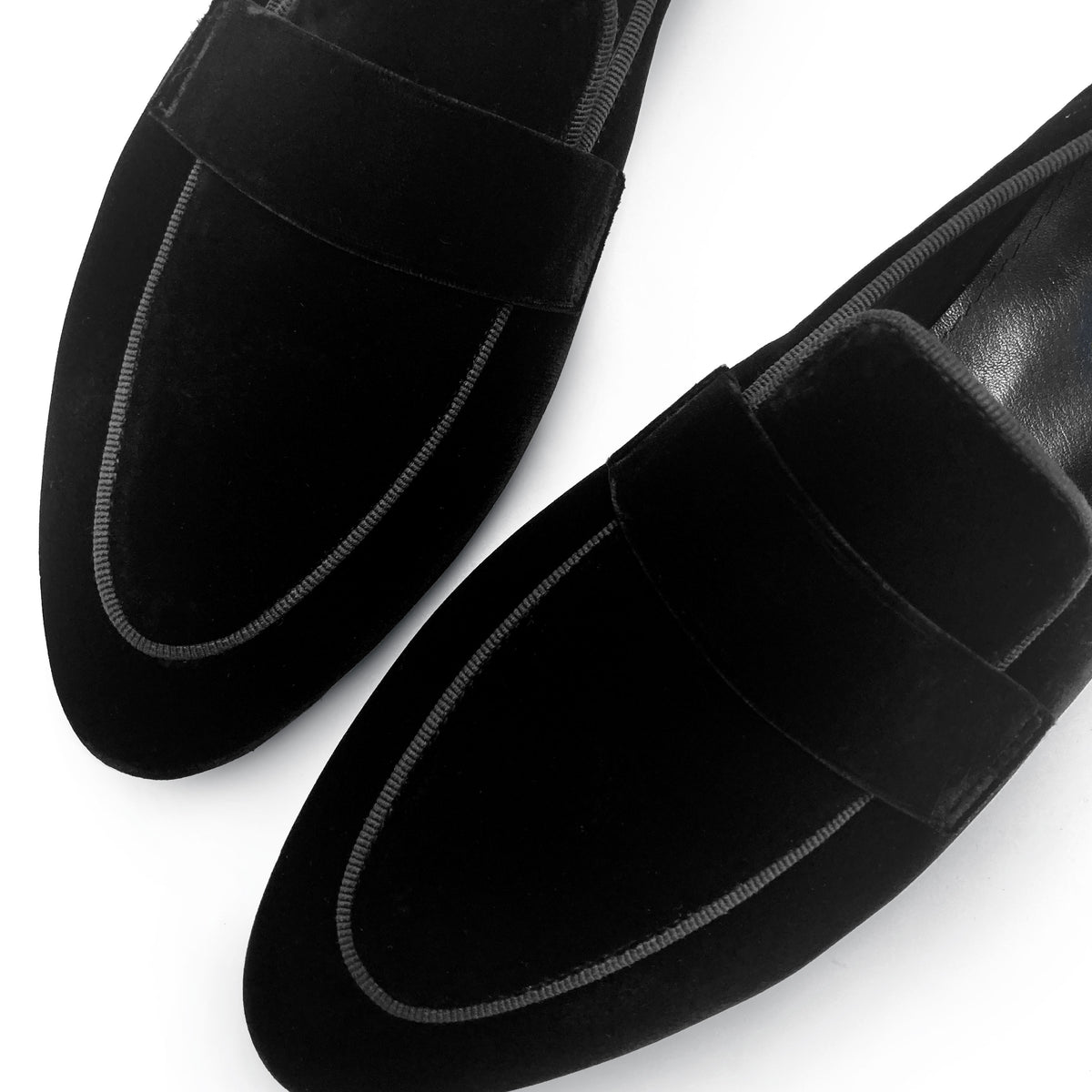 Elegante Damen-Mokassins aus schwarzem Samt