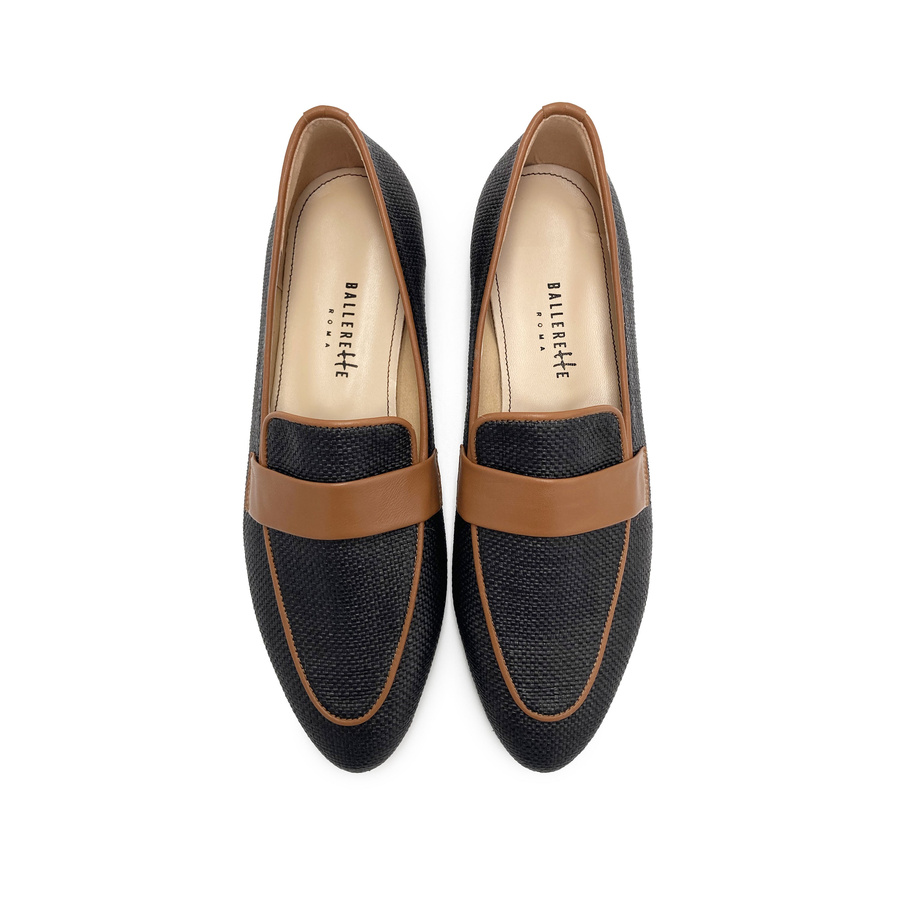 Women's summer moccasins in black raffia