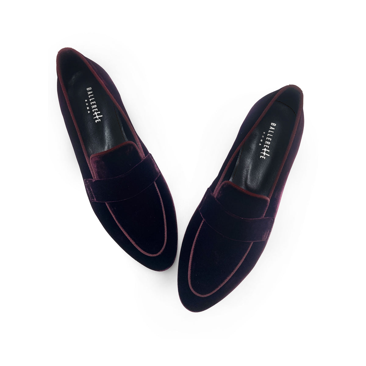 Women moccasins in burgundy velvet