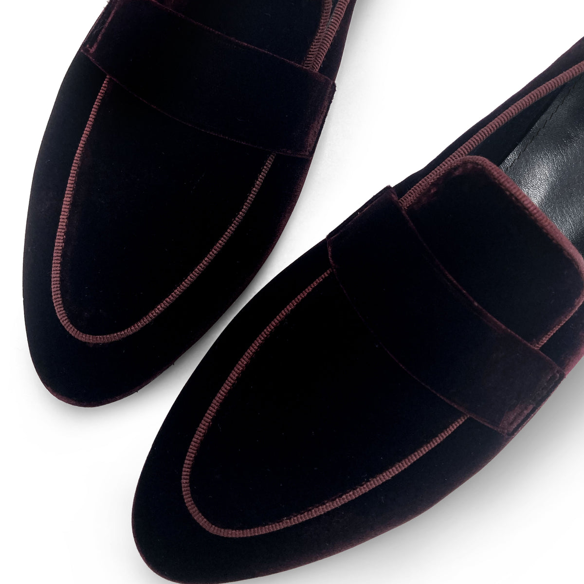 Women moccasins in burgundy velvet