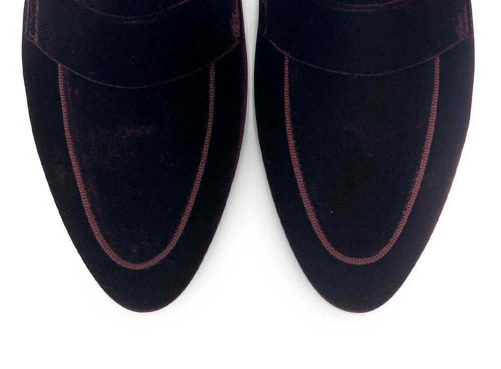 Women moccasins in burgundy velvet