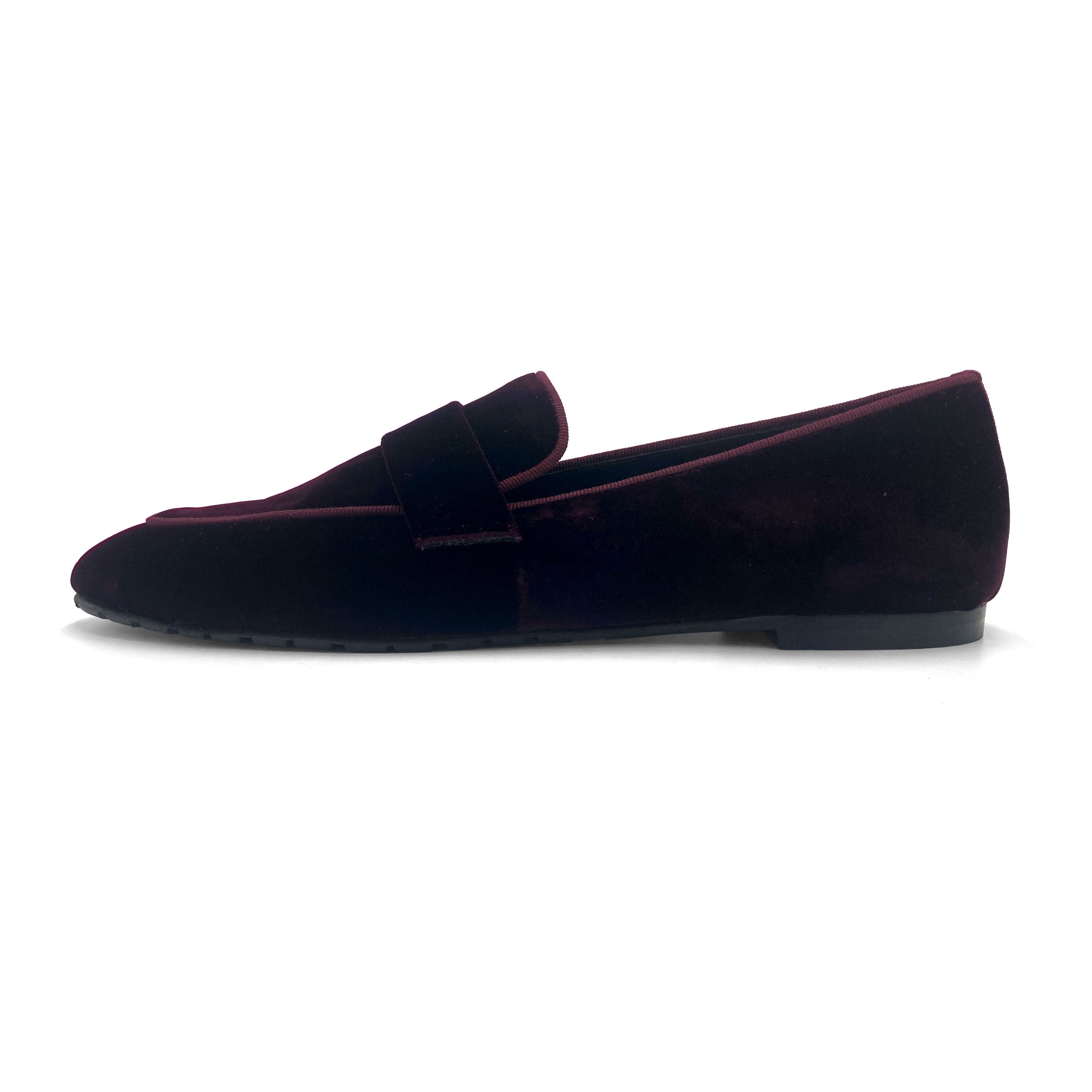 Women moccasins in burgundy velvet