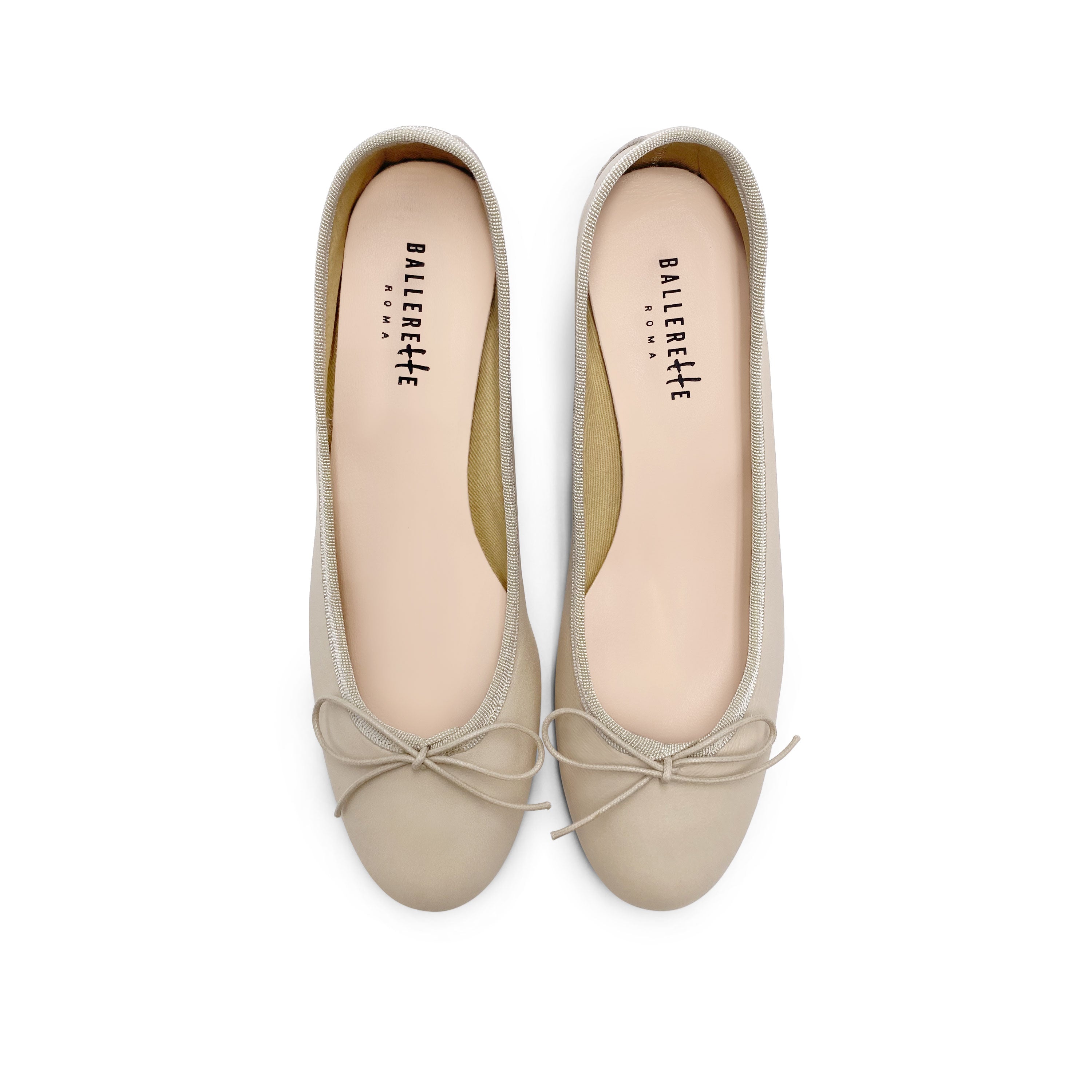 Beige Lederballerinas mit hohem Absatz