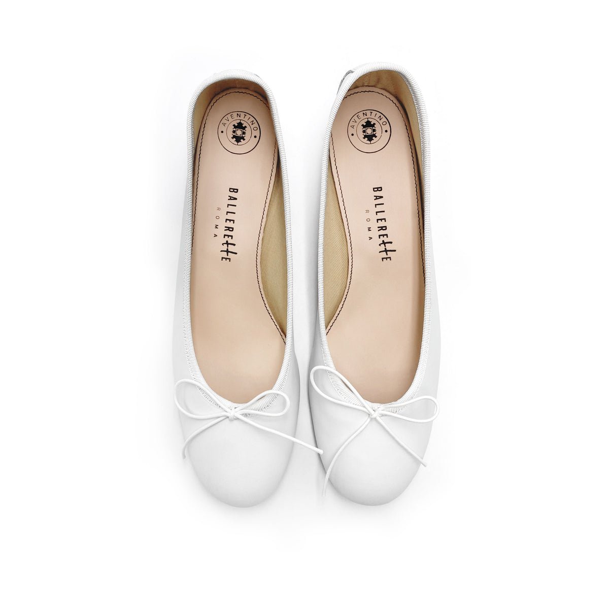 Bailarinas en piel blanca con tacón alto