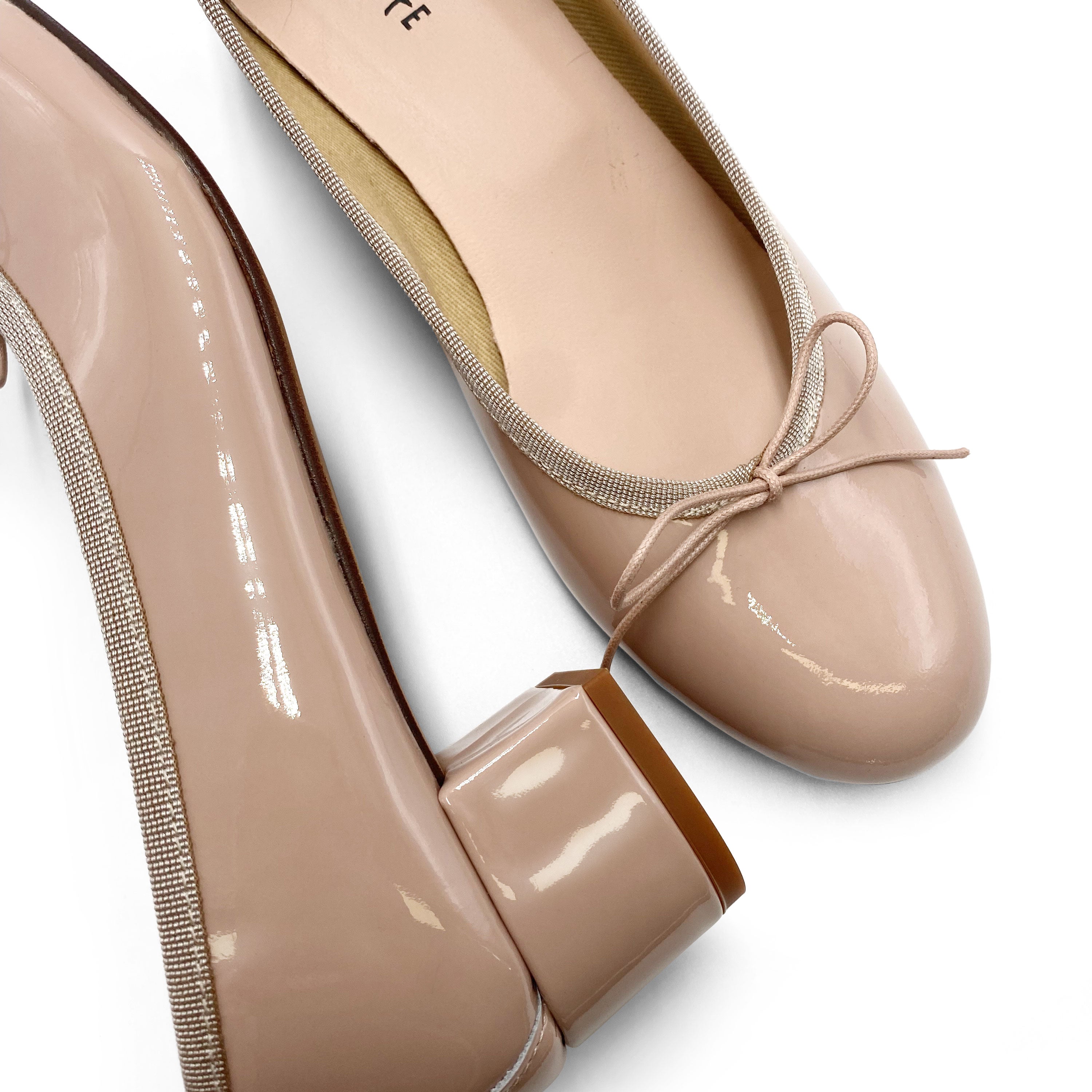 Ballerine cipria con tacco alto in vernice