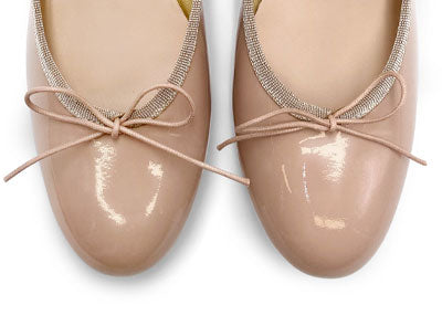 Ballerine cipria con tacco alto in vernice