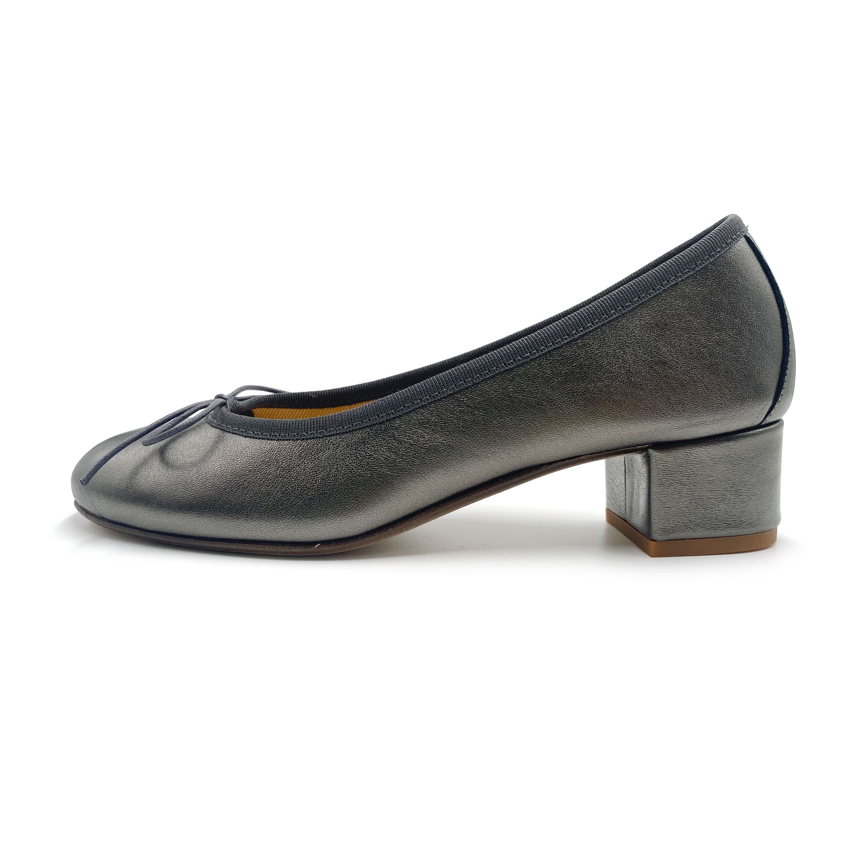 Iron grey laminated leather ballet flat with heel