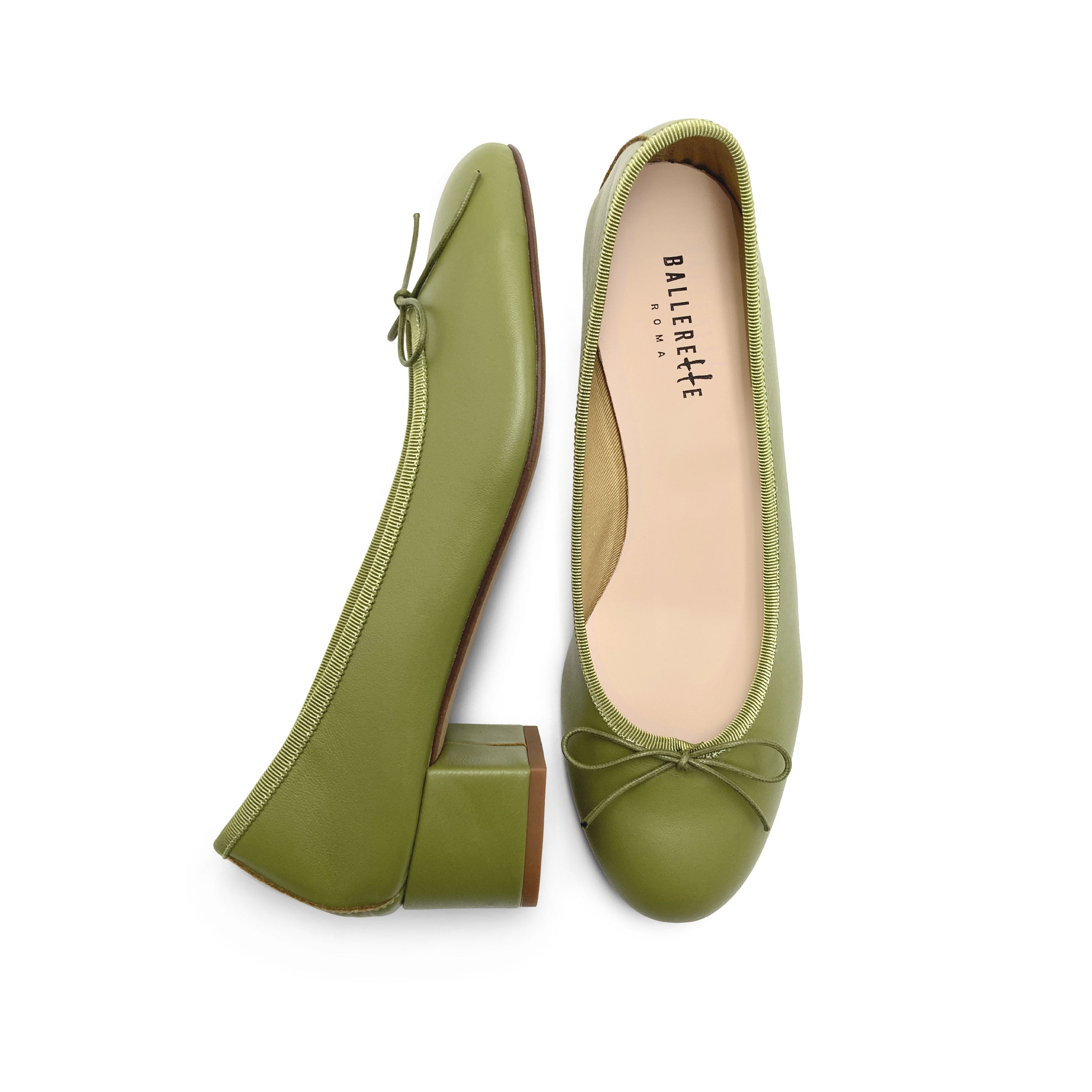 Ballerines en cuir vert olive à talon haut