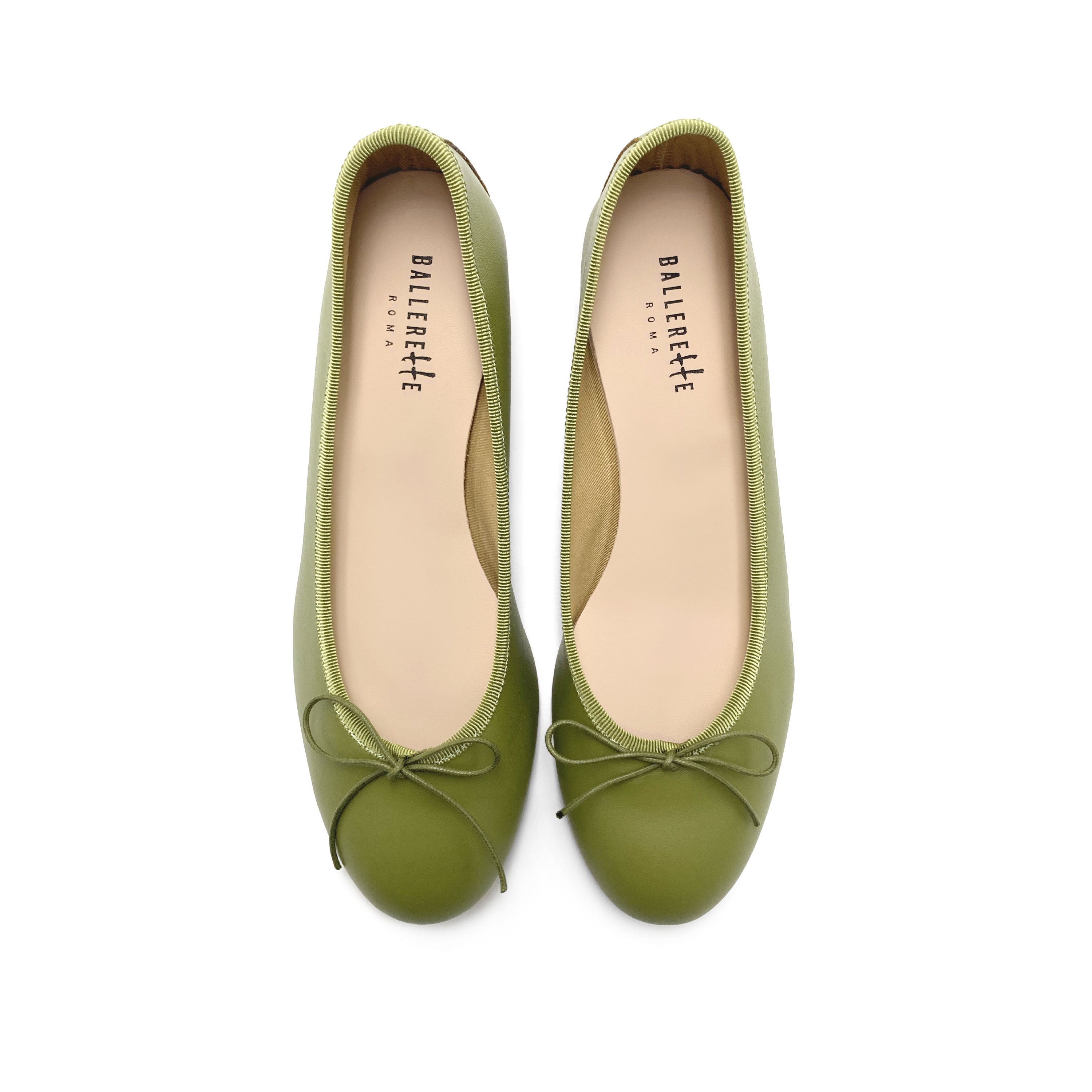 Ballerines en cuir vert olive à talon haut