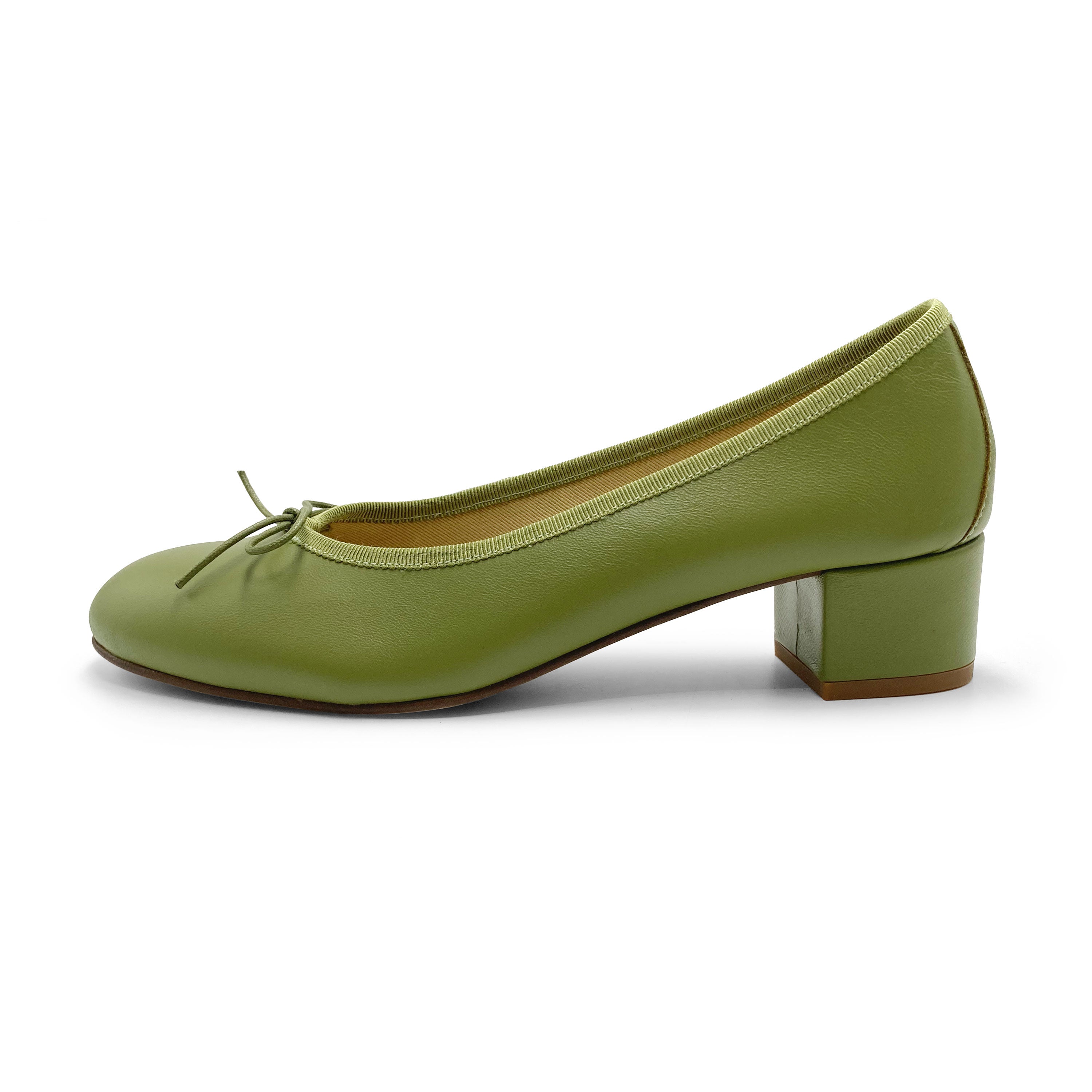 Ballerines en cuir vert olive à talon haut