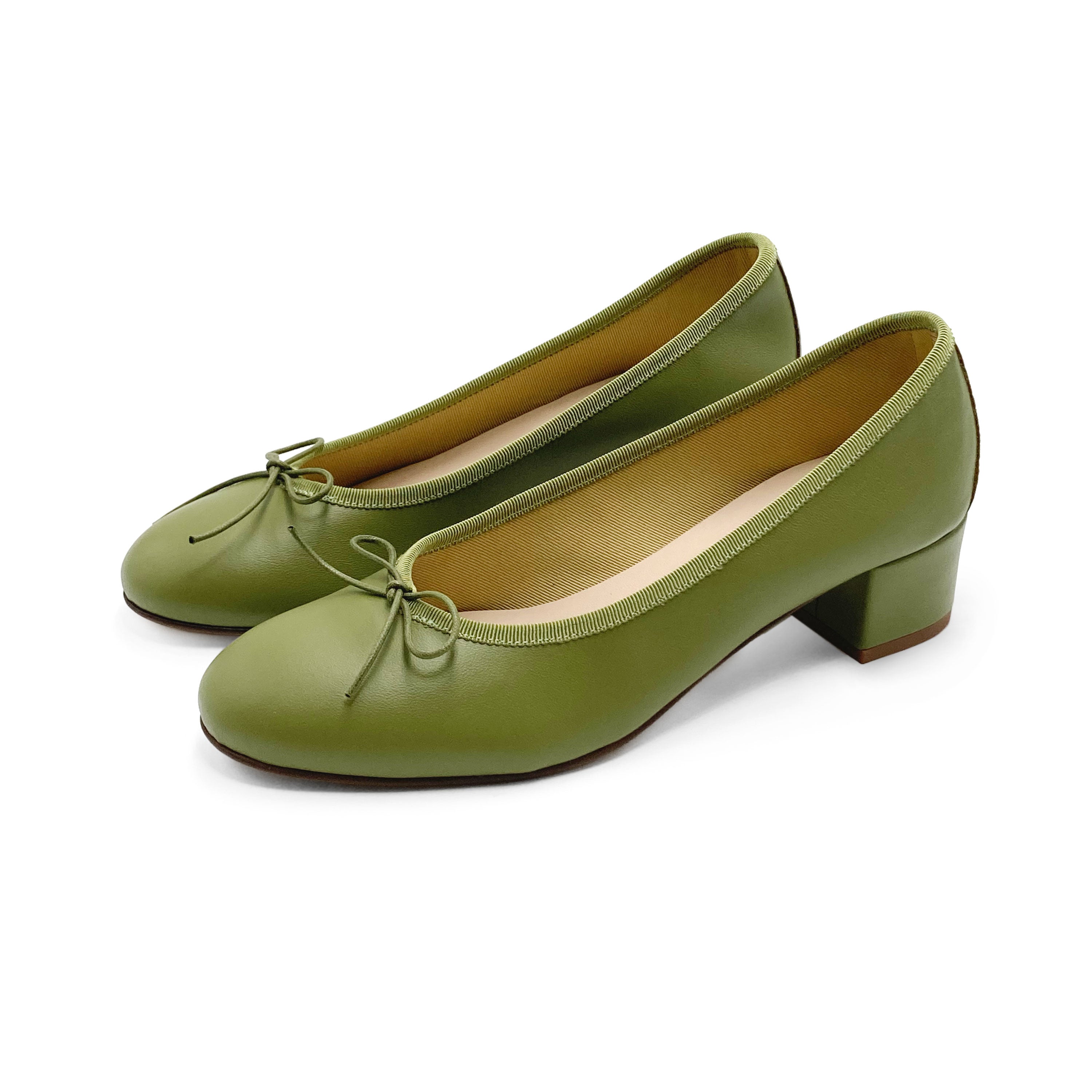 Ballerines en cuir vert olive à talon haut
