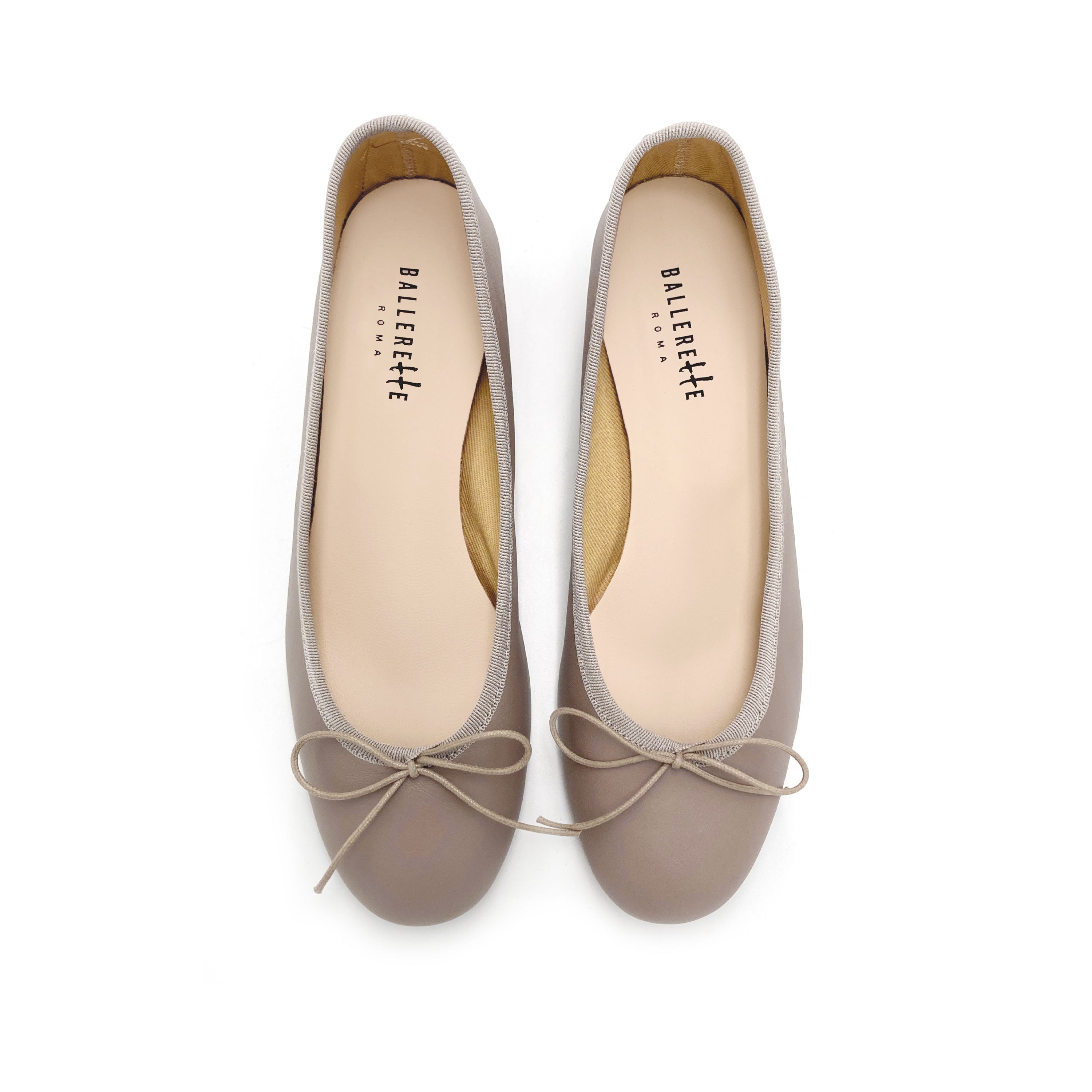 Dove grey leather ballet flats with heel