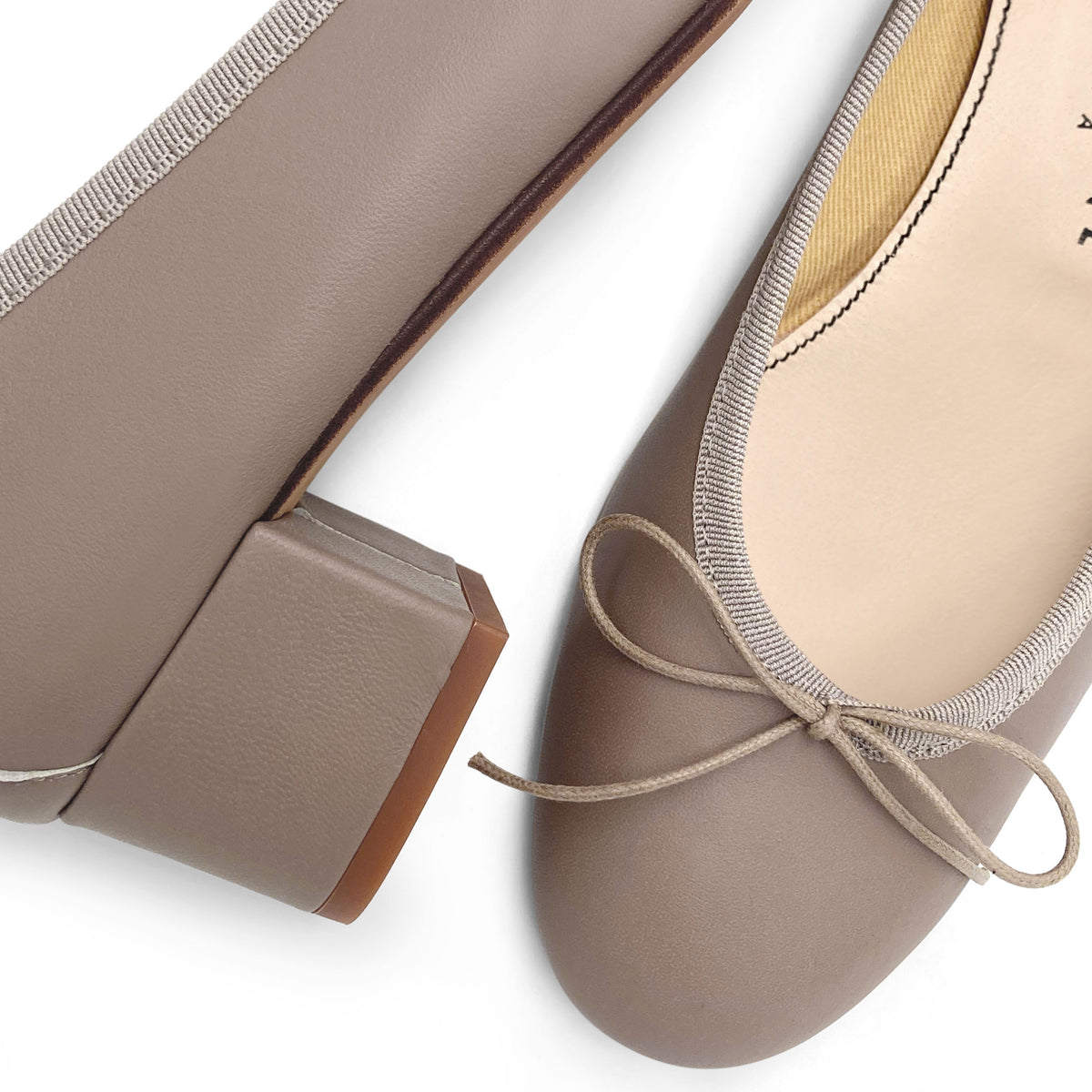 Ballerines en cuir gris tourterelle à talon haut