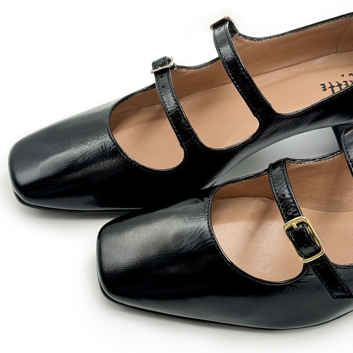 Schwarze glänzende Mary-Jane-Ballerinas mit eckiger Spitze und Riemchen