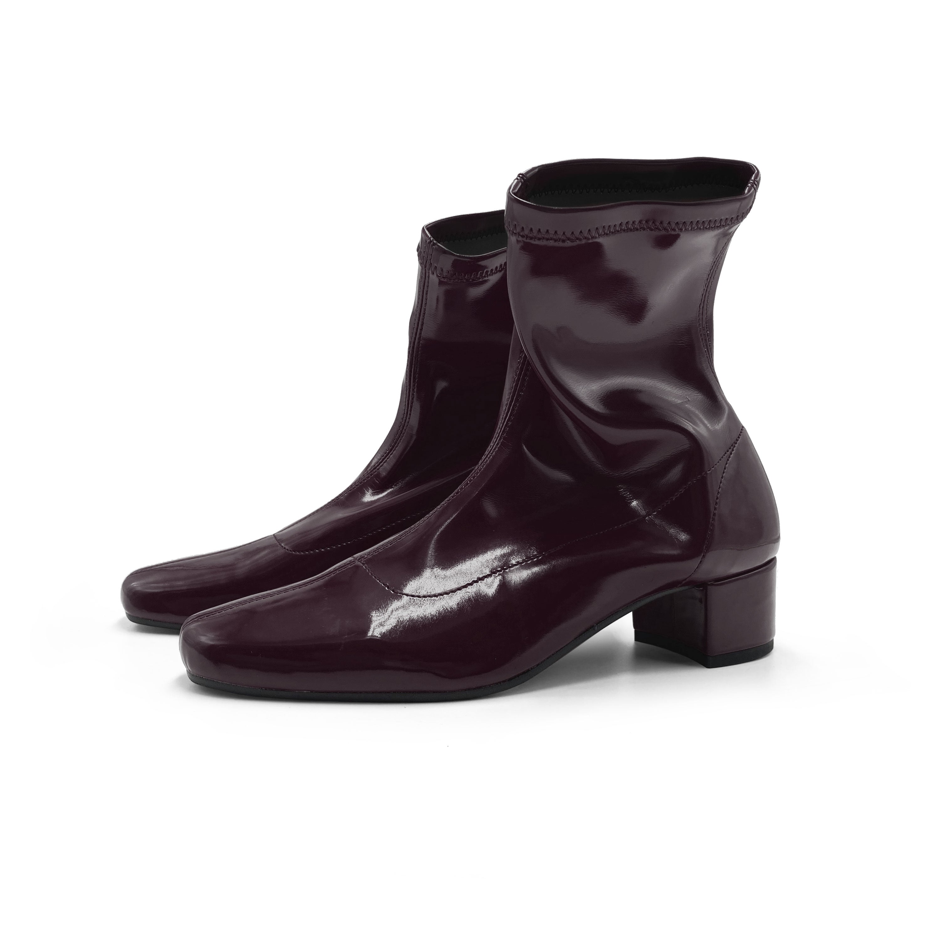 Bottines en cuir verni couleur aubergine avec chaussette élastiquée