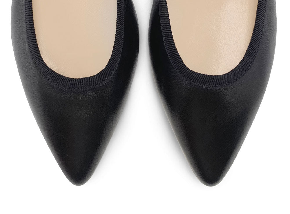 Schwarze, spitze Leder Ballerinas