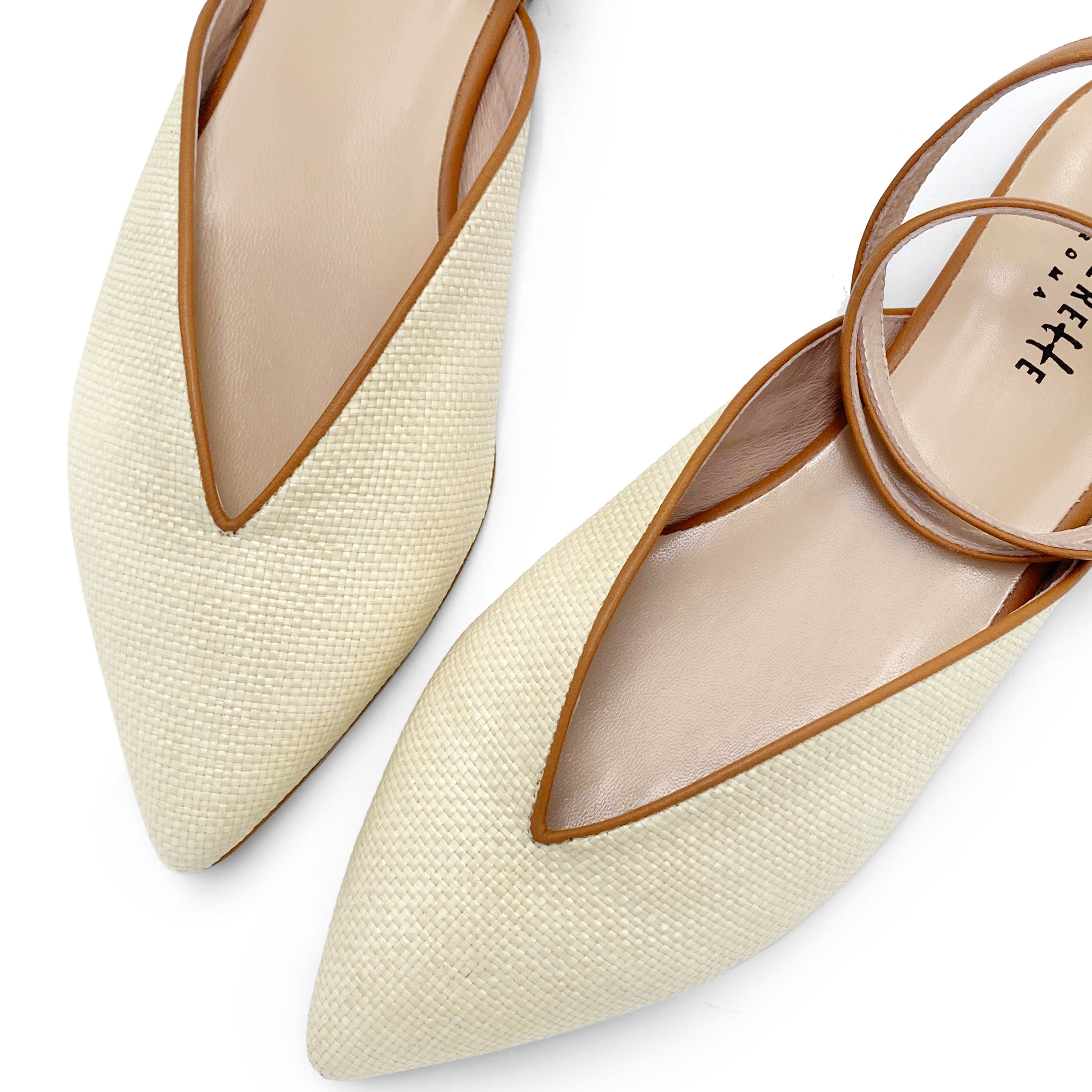 Summer mule shoes in beige raffia with leather ankle tie