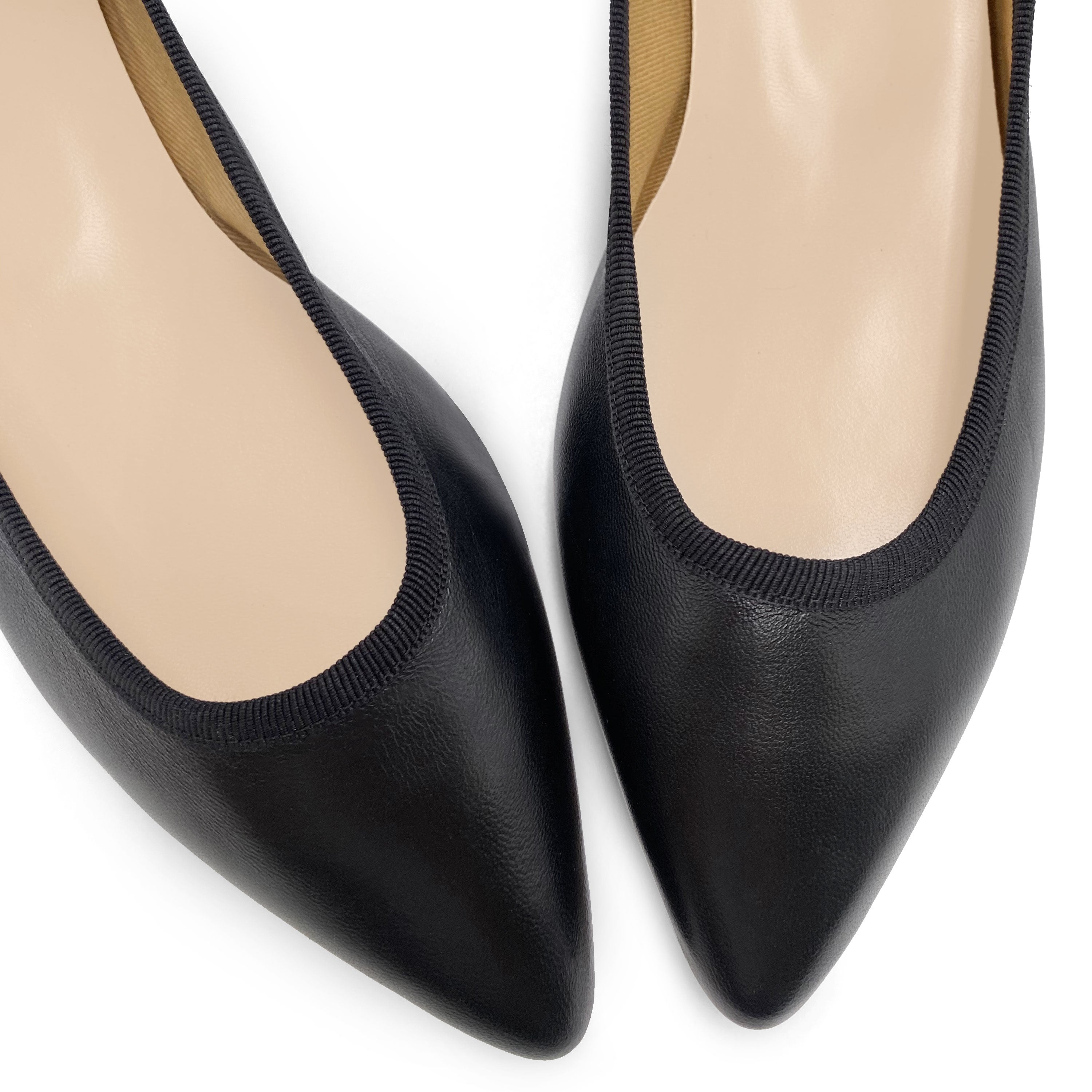 Schwarze, spitze Leder Ballerinas