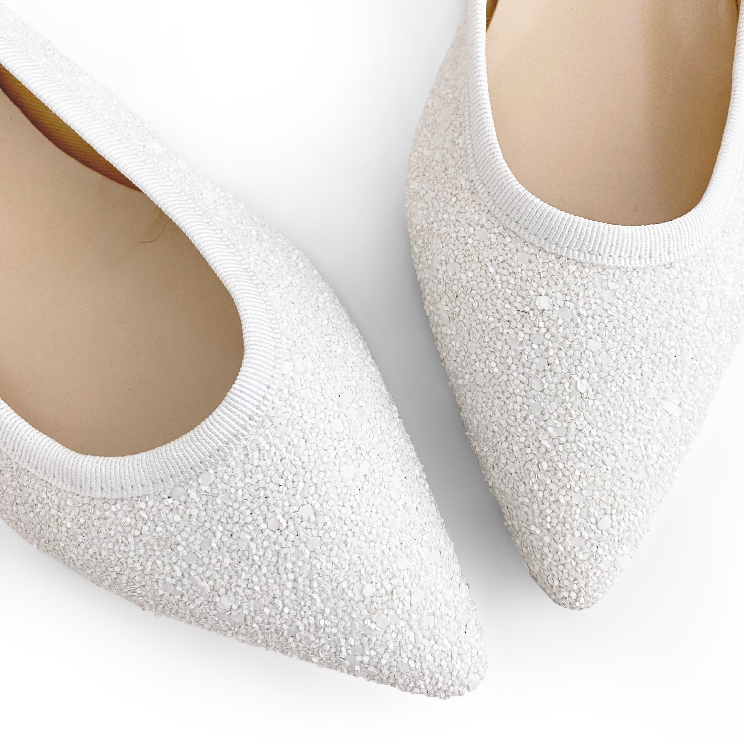 Bailarinas blancas con purpurina y punta puntiaguda