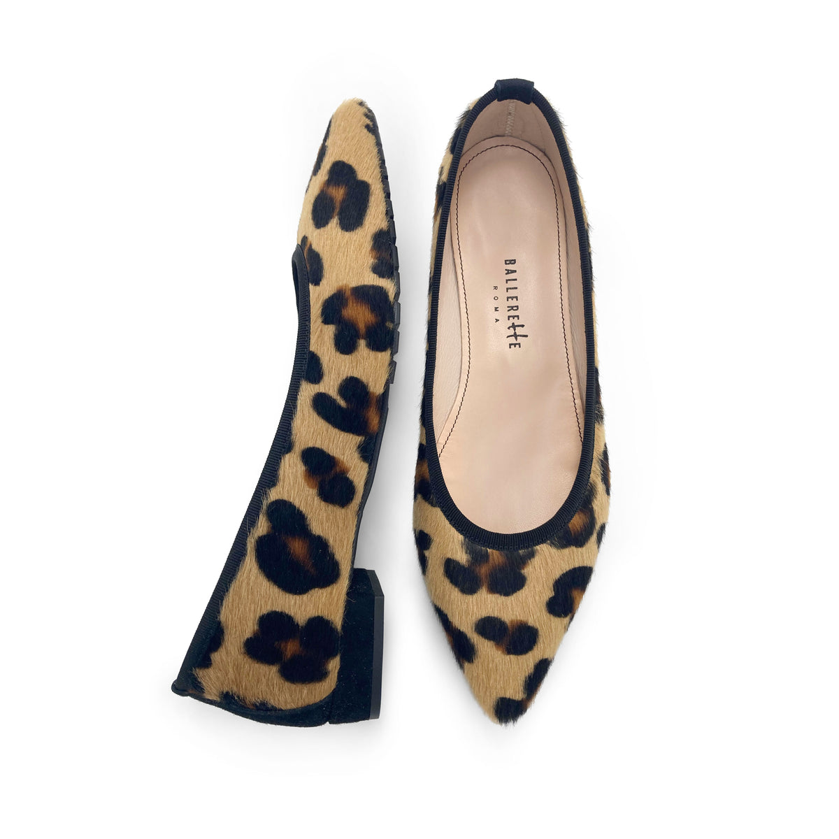 Spitz zulaufende Ballerinas gefleckte