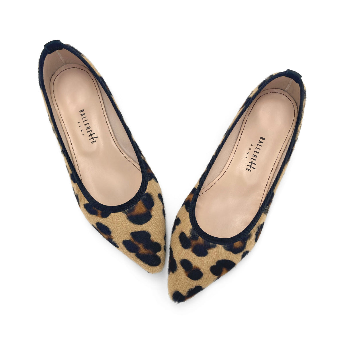 Spitz zulaufende Ballerinas gefleckte