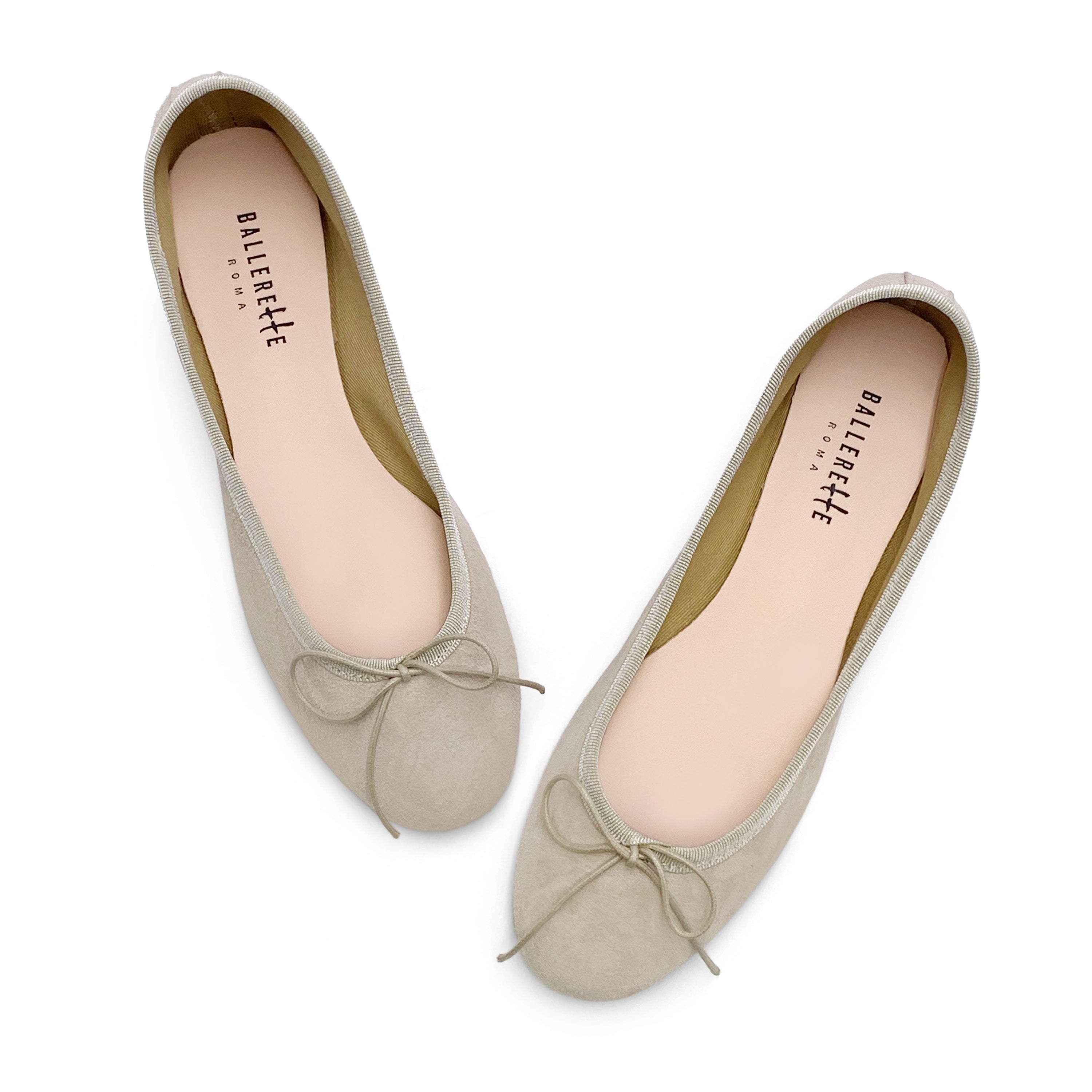 Beigefarbene Ballerinas aus Wildleder