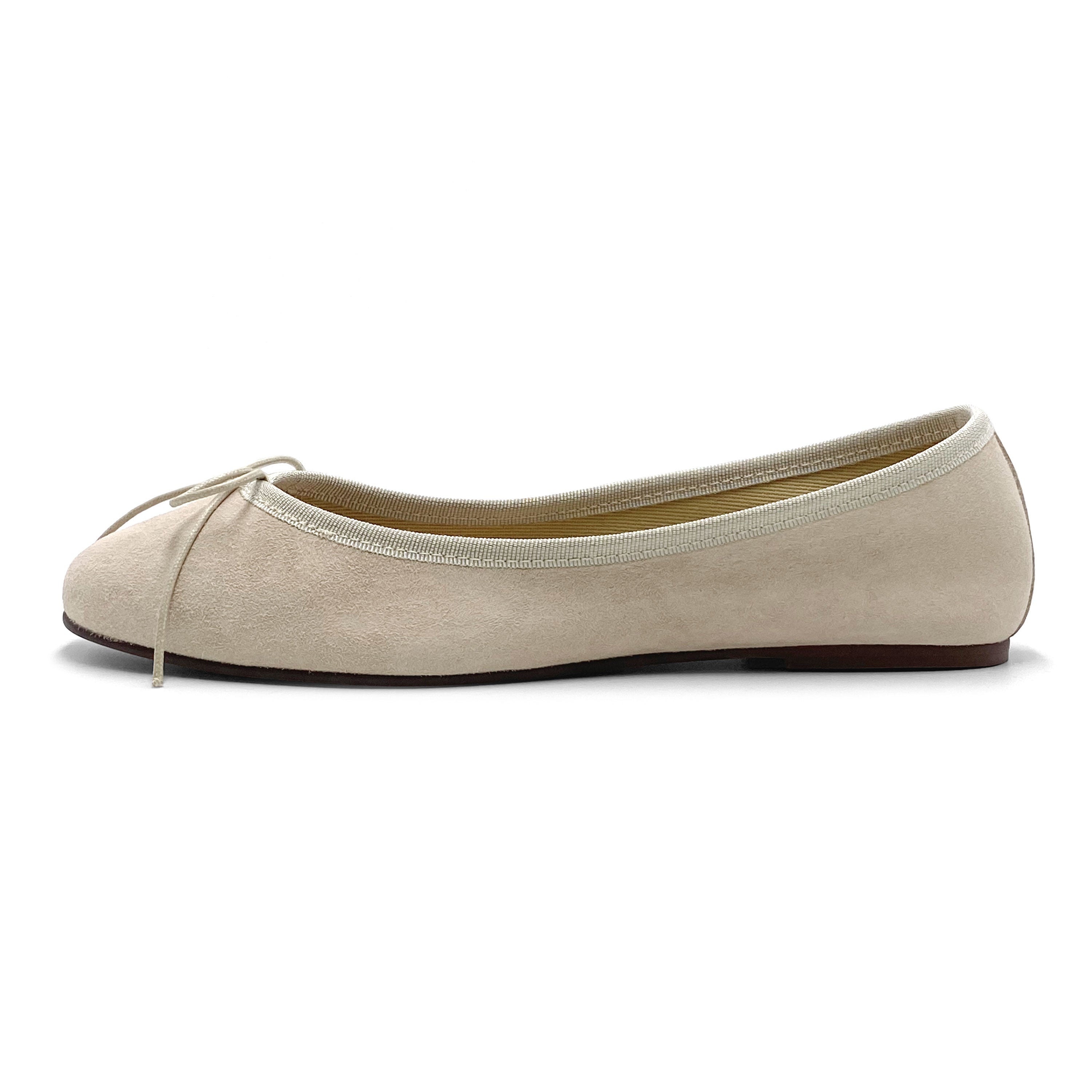 Beigefarbene Ballerinas aus Wildleder