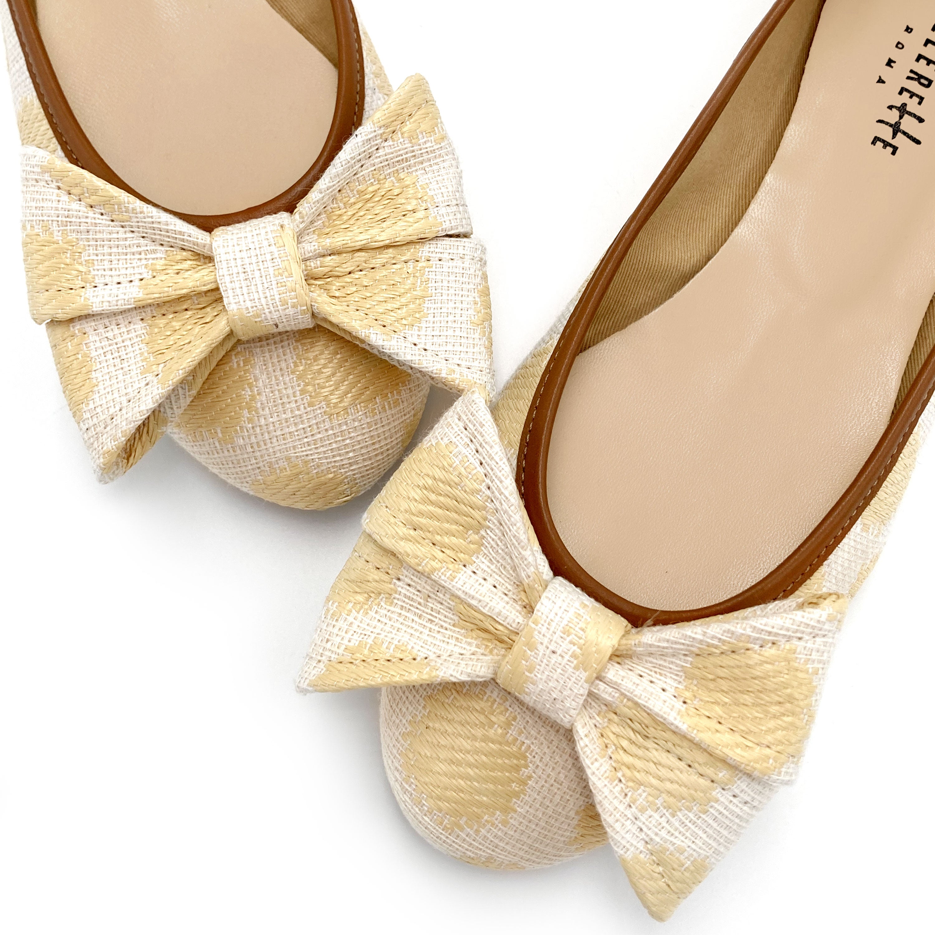 Ballerine estive in rafia a pois con fiocco