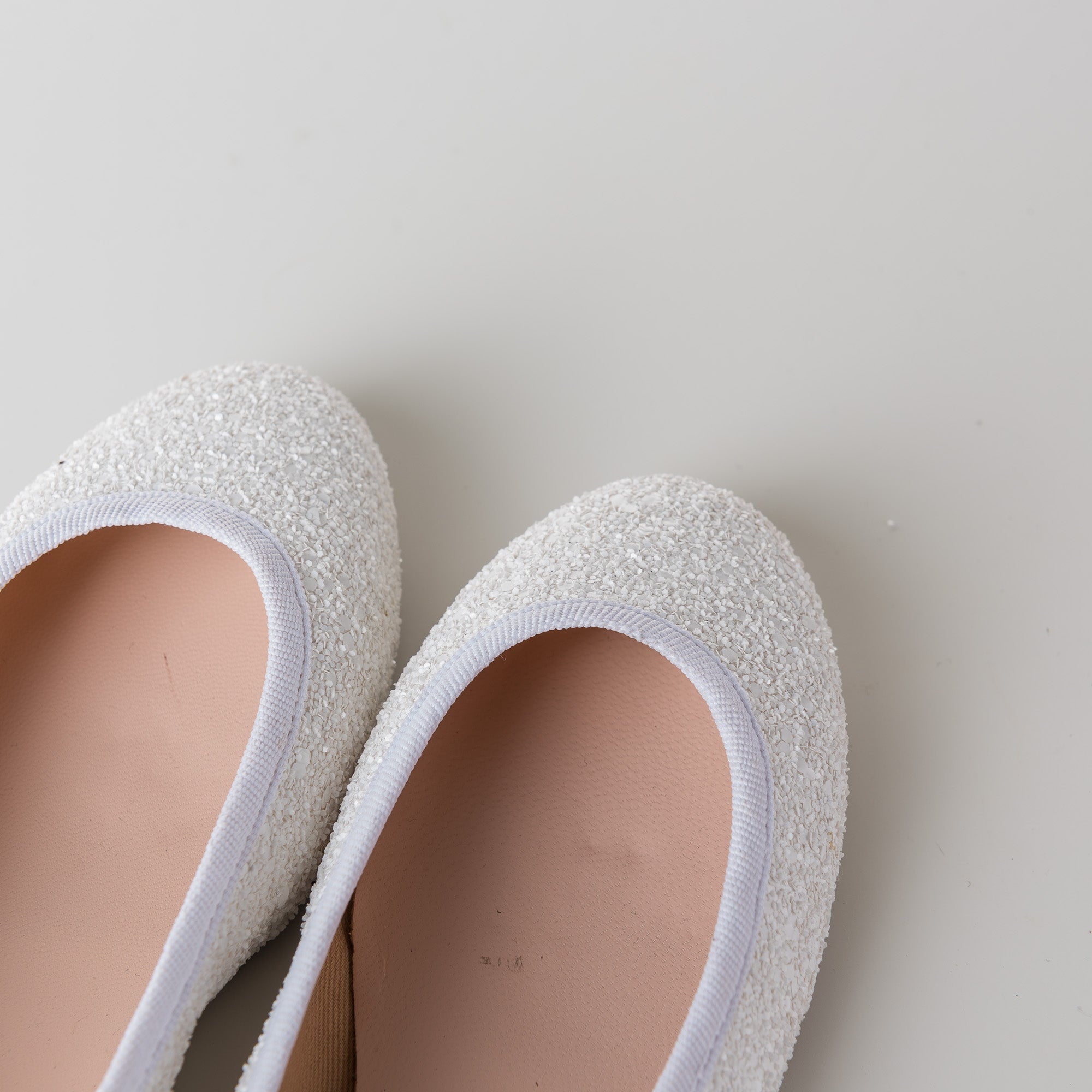 Bailarinas blancas con purpurina para boda