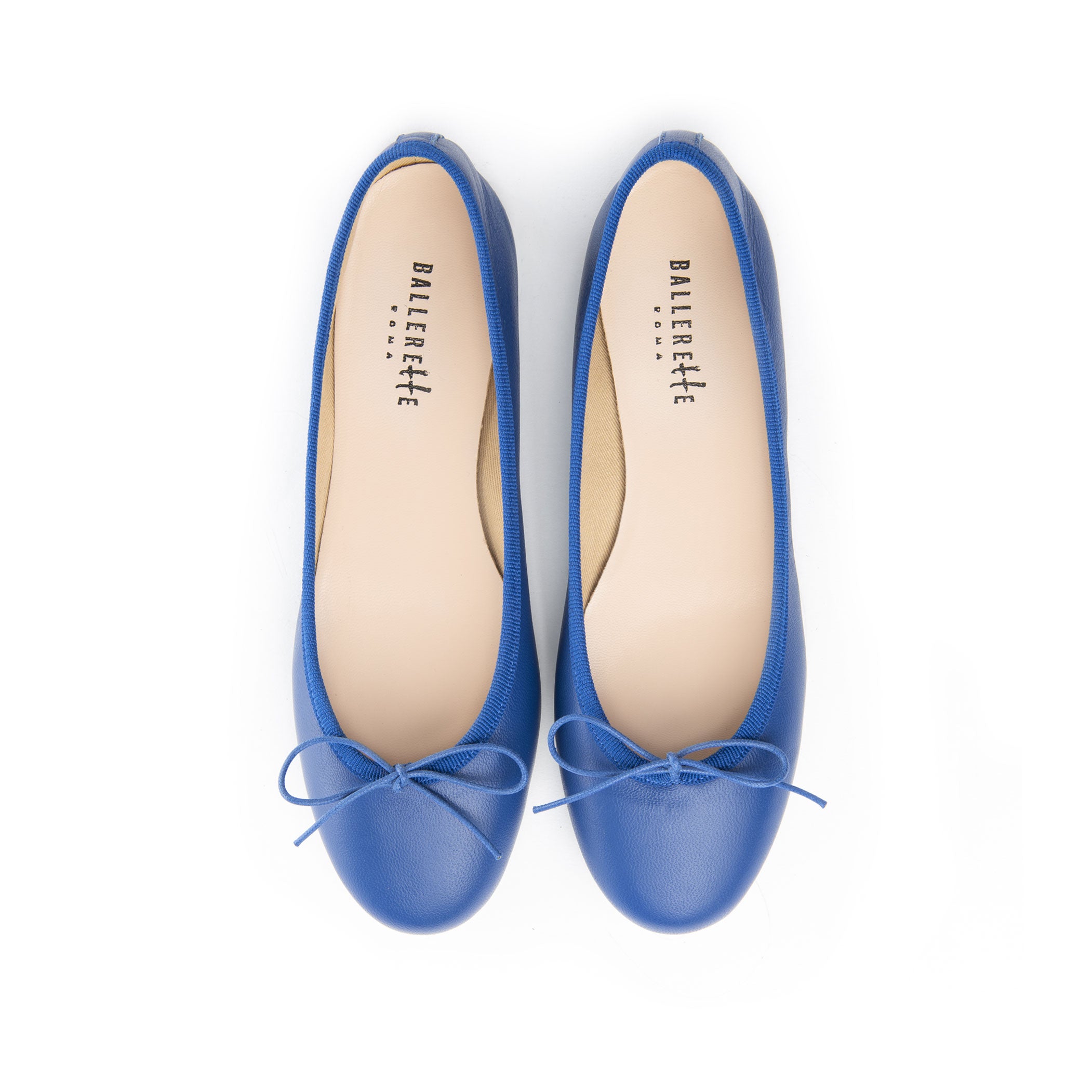 Bailarinas de piel azul eléctrico