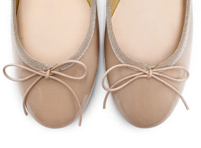 Ballerines en cuir verni rose poudré
