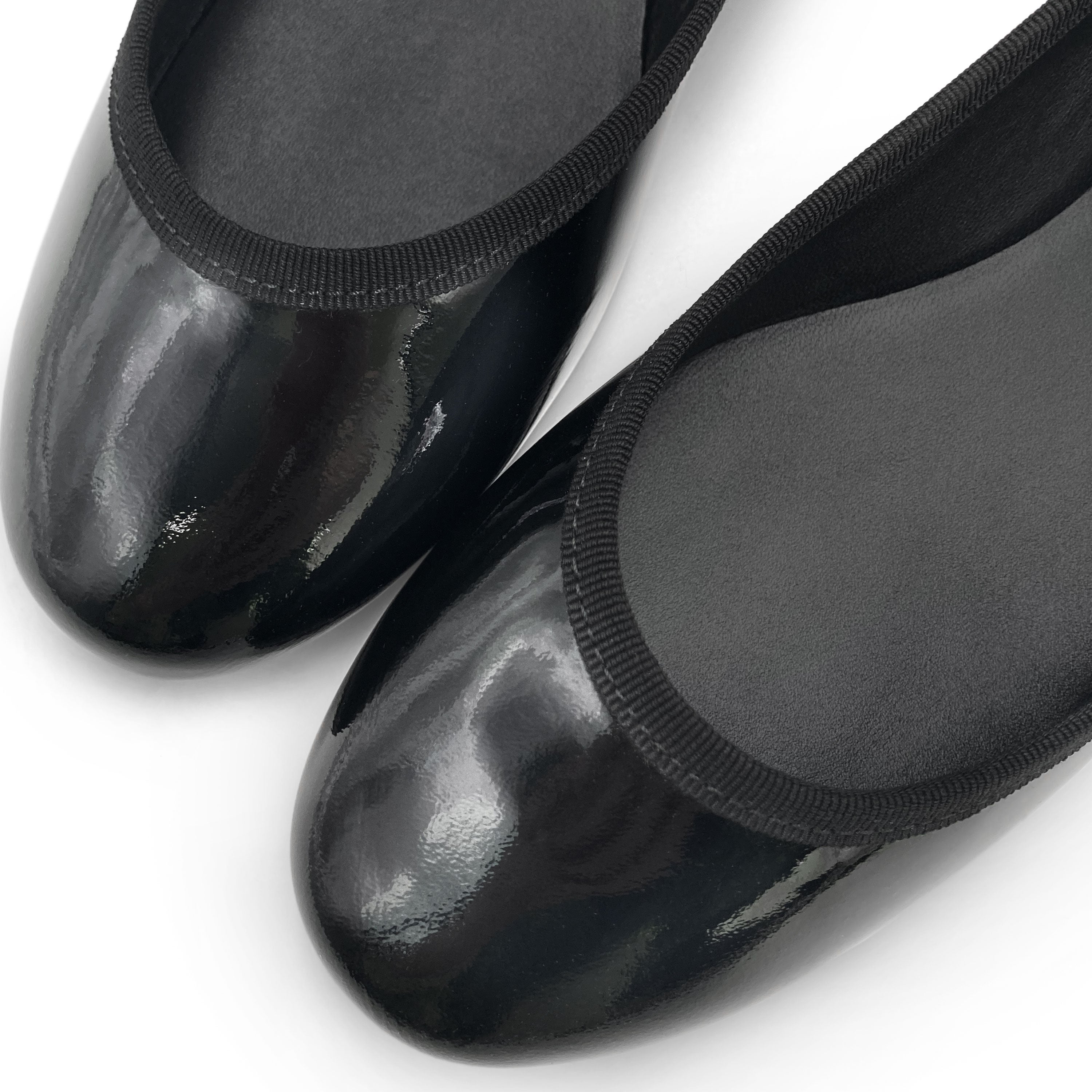 Ballerines vernies noires à bride bijou