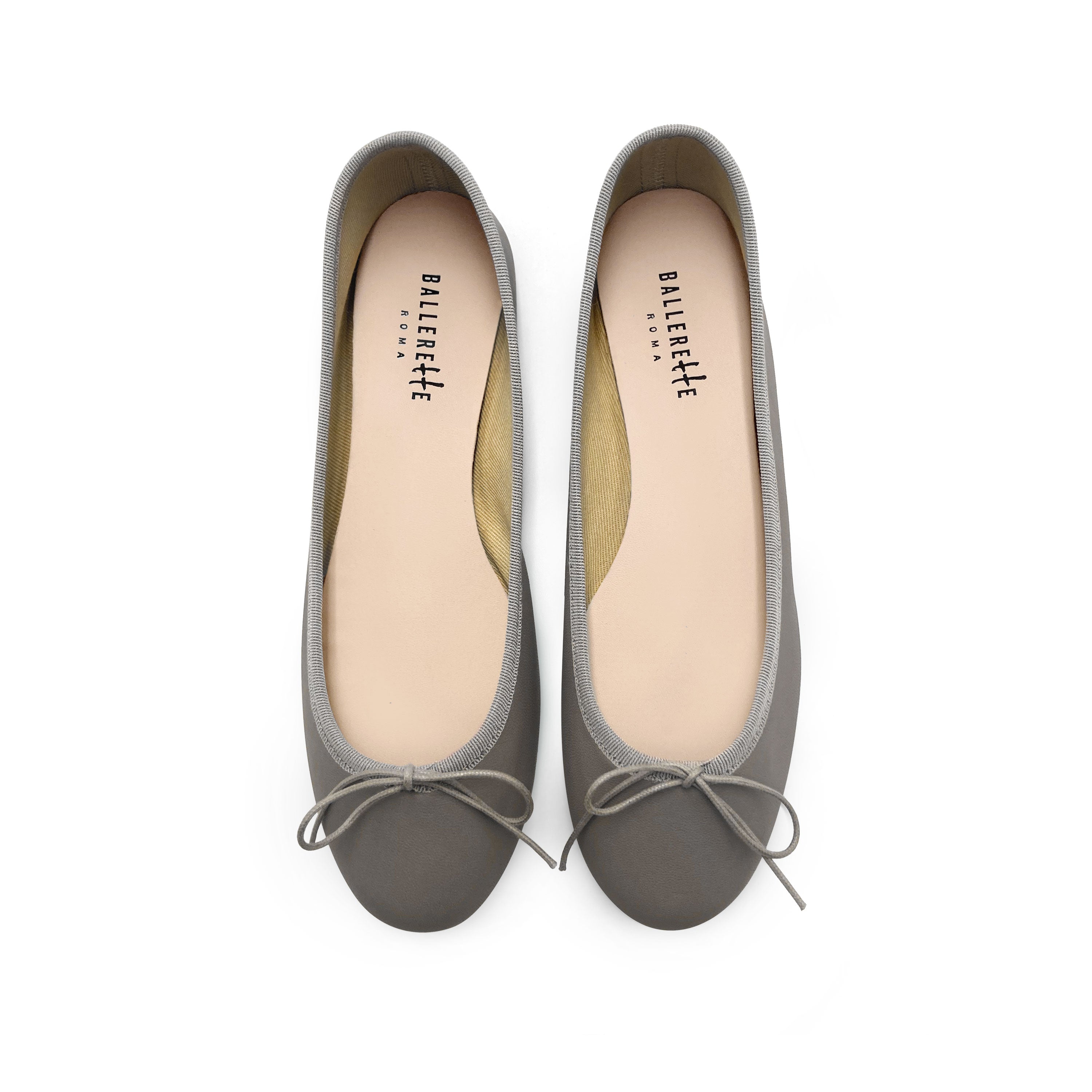 Ballerines en cuir taupe