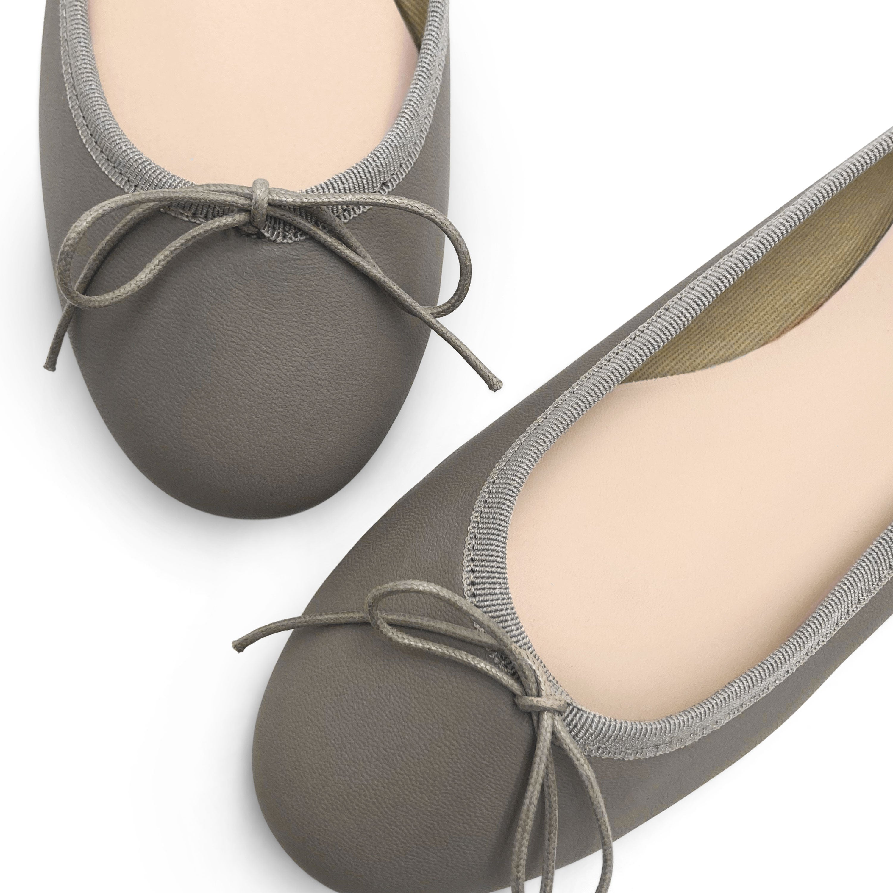 Ballerines en cuir taupe