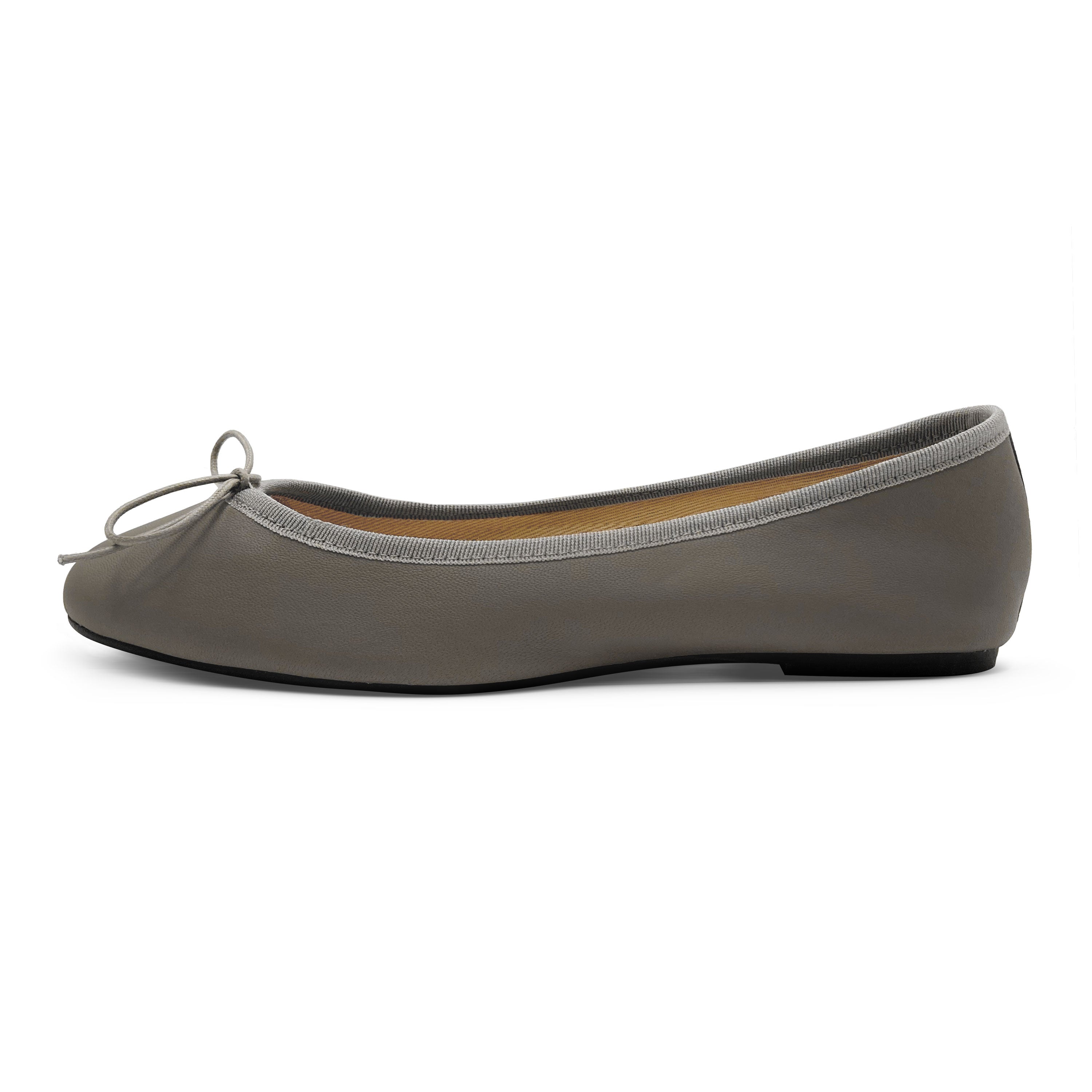 Ballerines en cuir taupe
