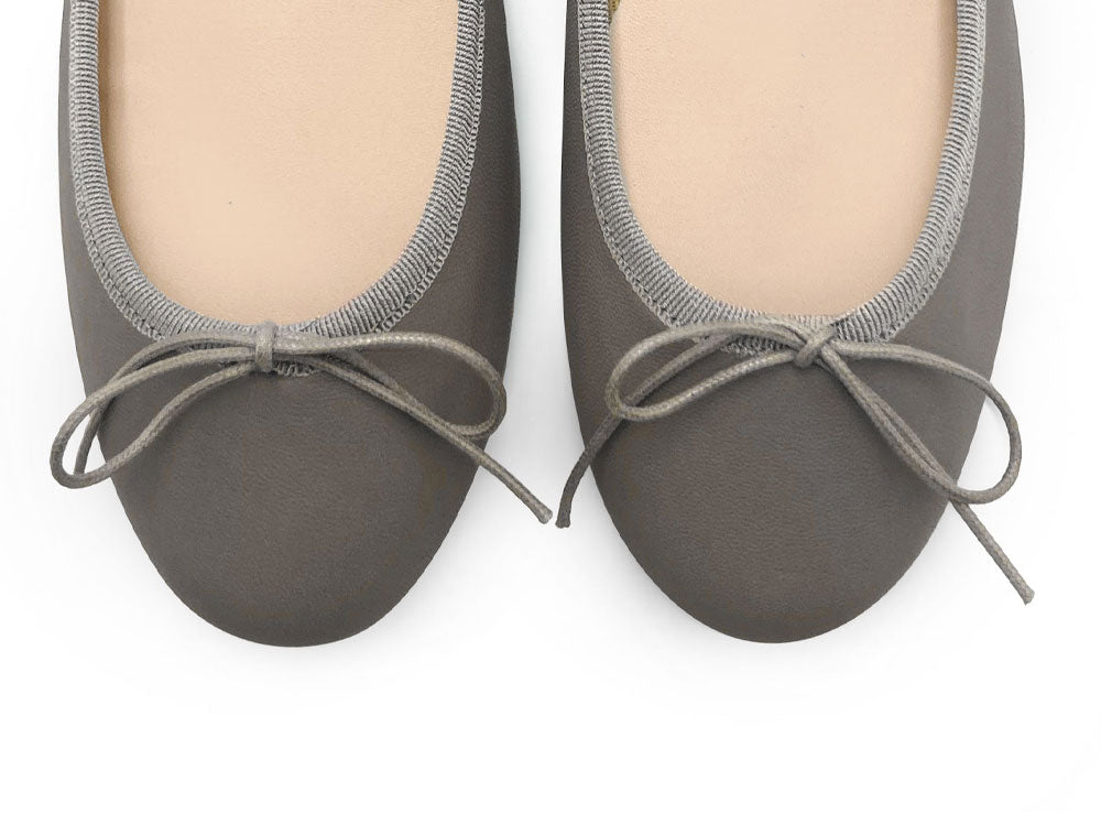 Ballerines en cuir taupe