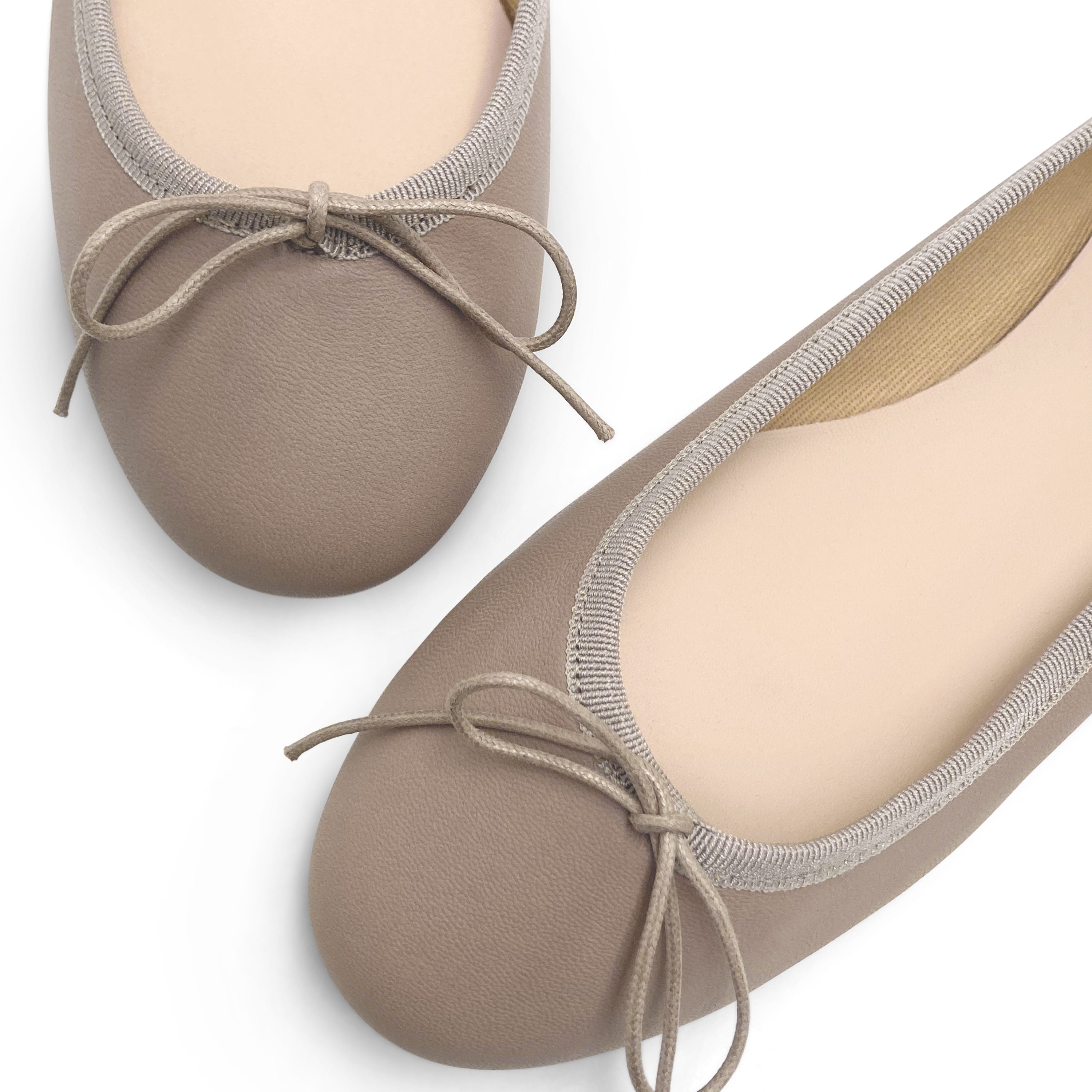 Ballerines en cuir gris tourterelle
