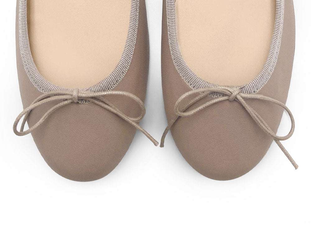 Ballerines en cuir gris tourterelle