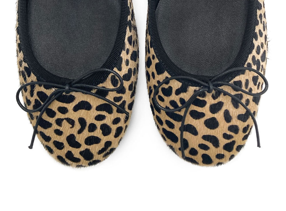 Ballerinas mit Animal-Print aus geflecktem Ponyfell