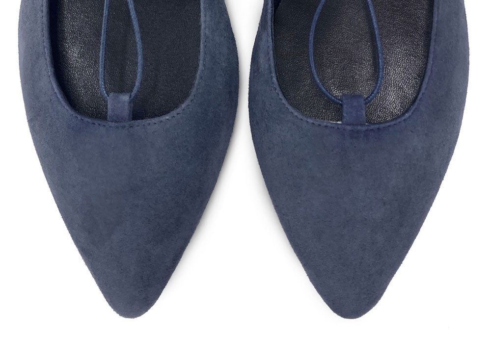 Petrolblaue Ballerinas aus Wildleder mit spitzer Spitze und Gladiator-Schnürung
