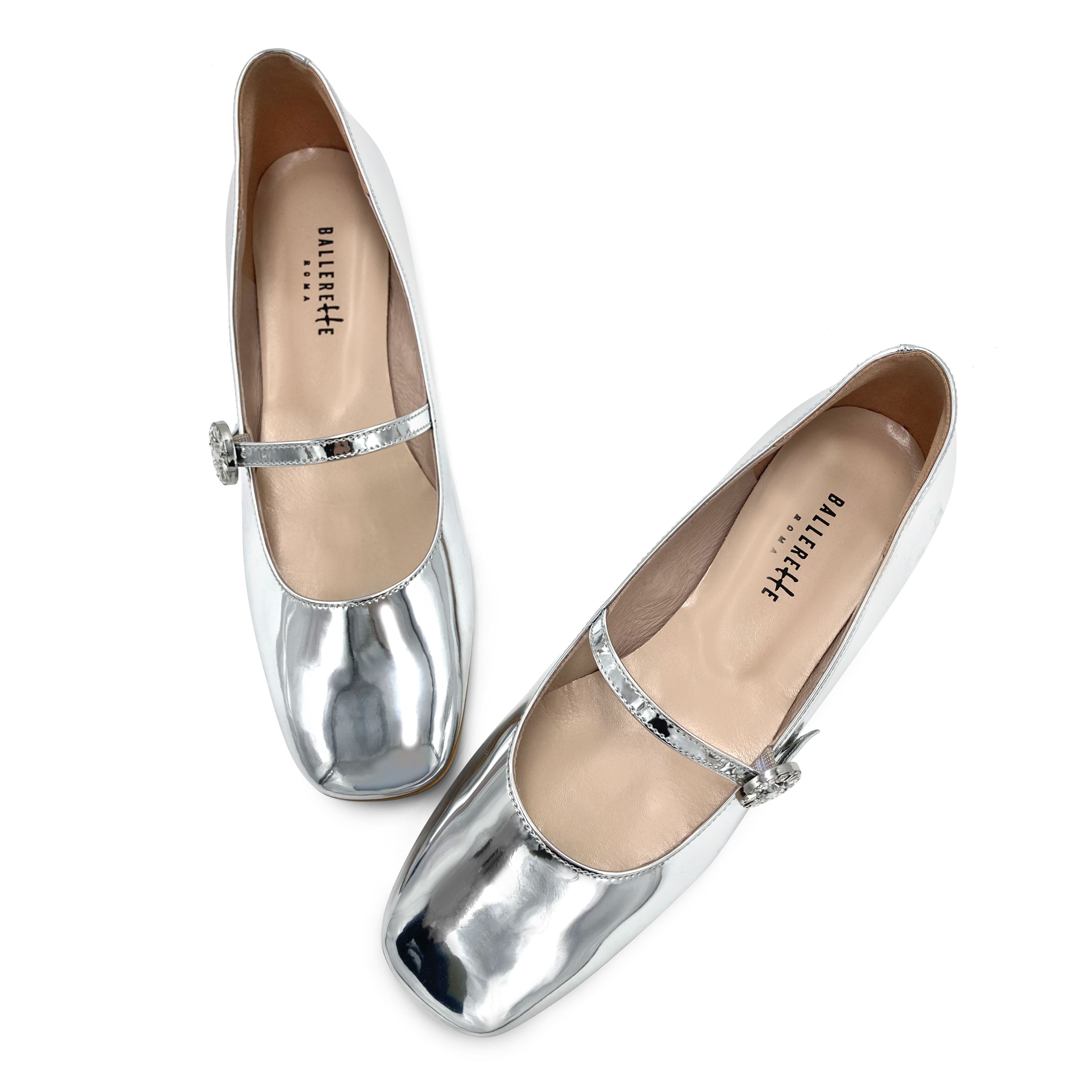 Bailarinas Mary Jane plateadas en charol espejo con correa joya