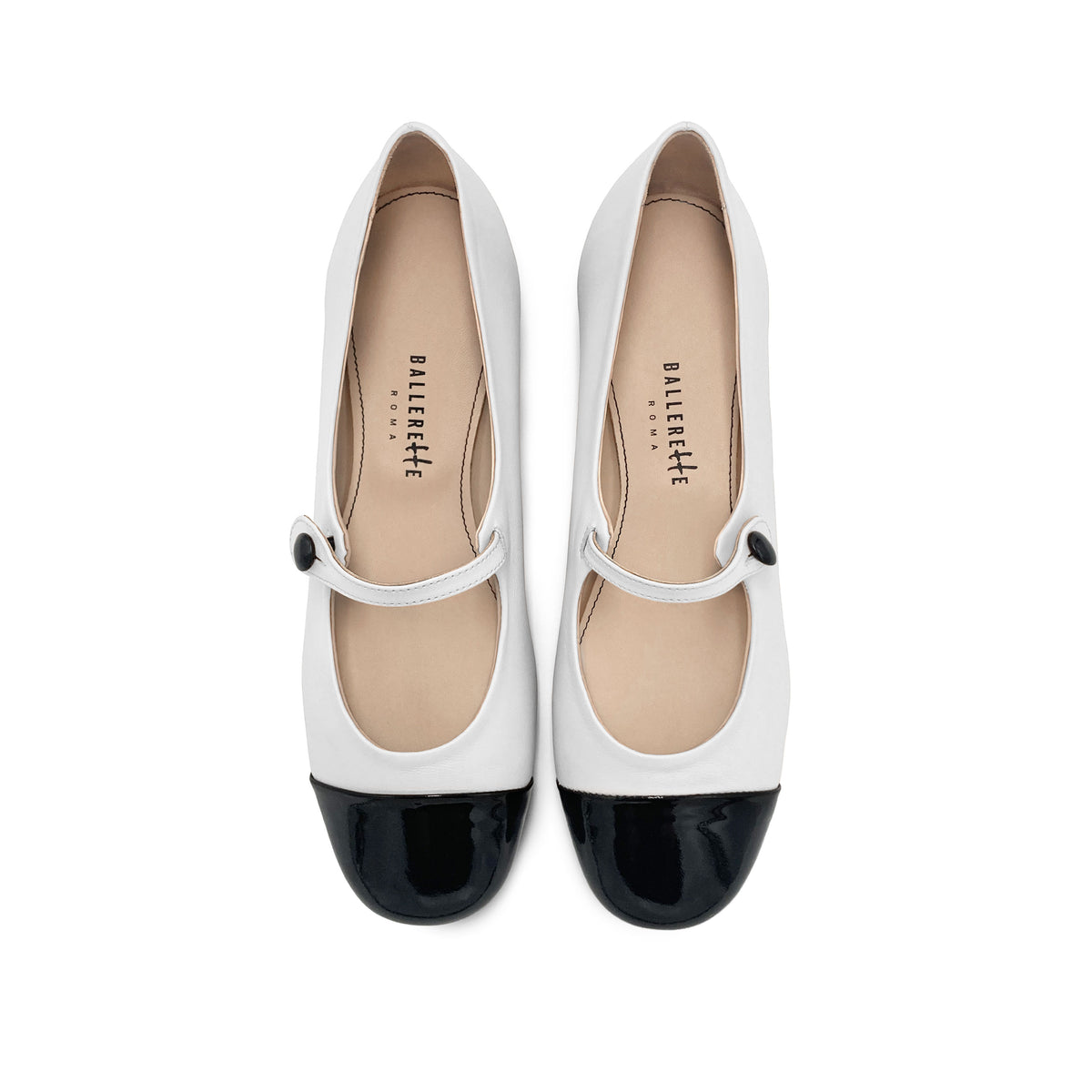 Weiße Mary-Jane-Ballerinas aus Leder mit Riemen und Lackspitze