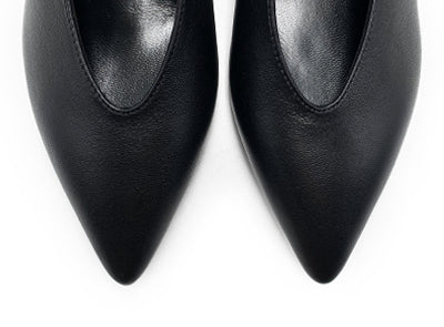 Scarpe décolleté nere in pelle con scollo a V e tacco