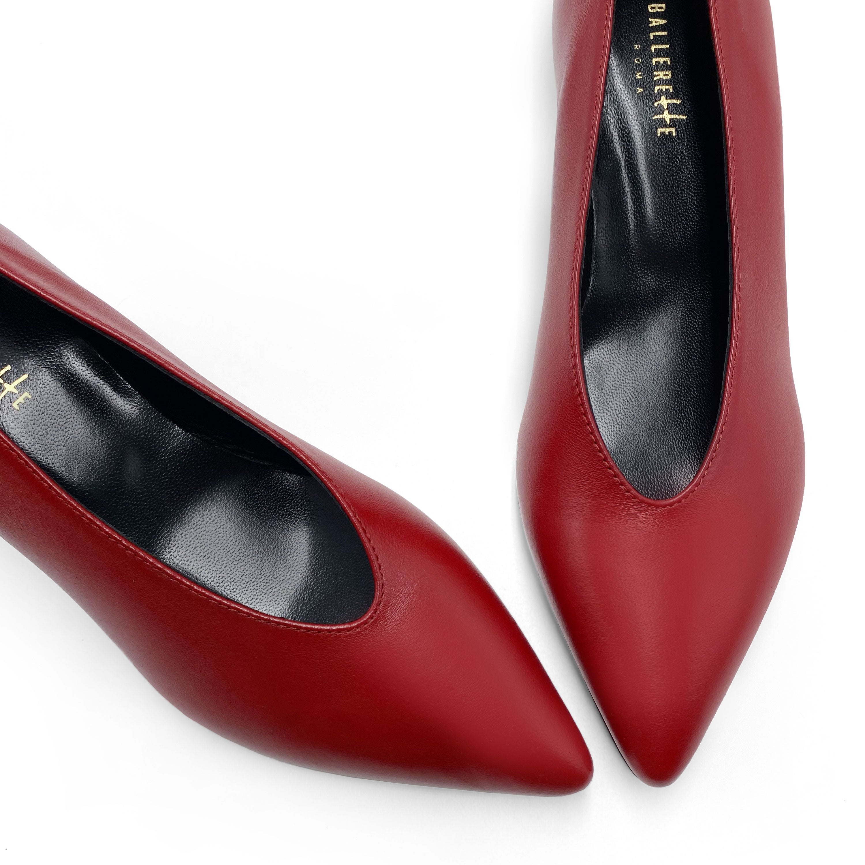 Scarpe décolleté rosse in pelle con scollo a V e tacco