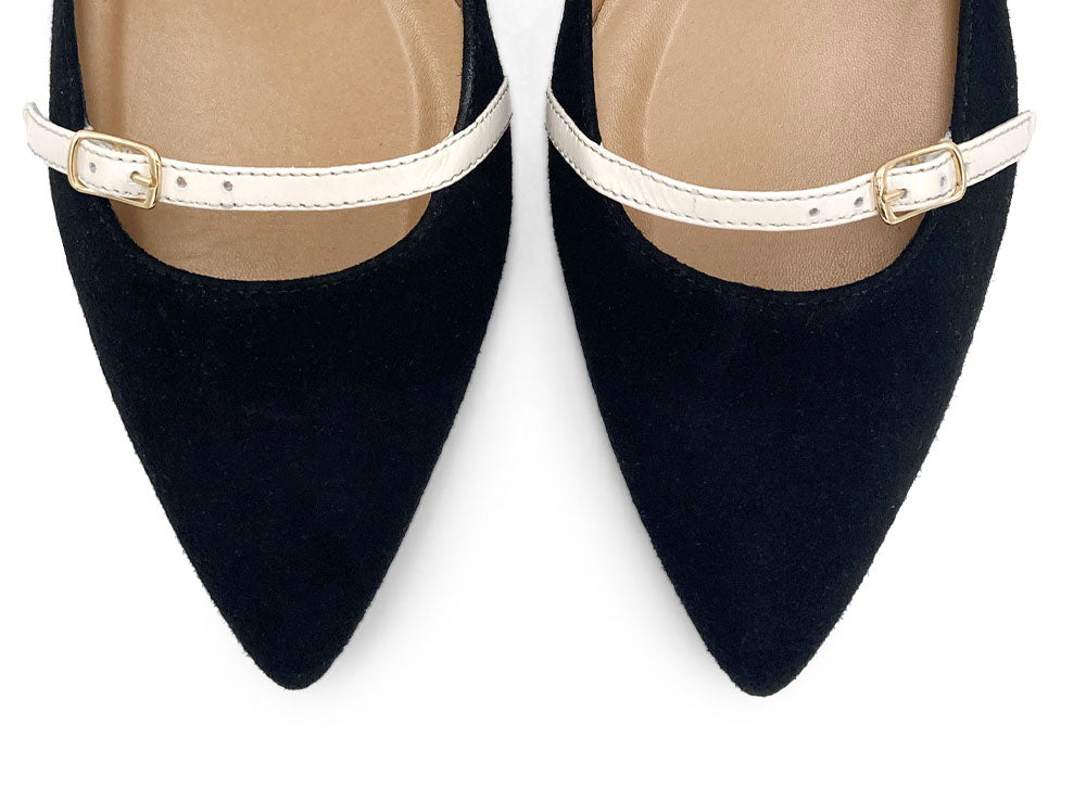 Ballerine nere in camoscio con cinturini panna