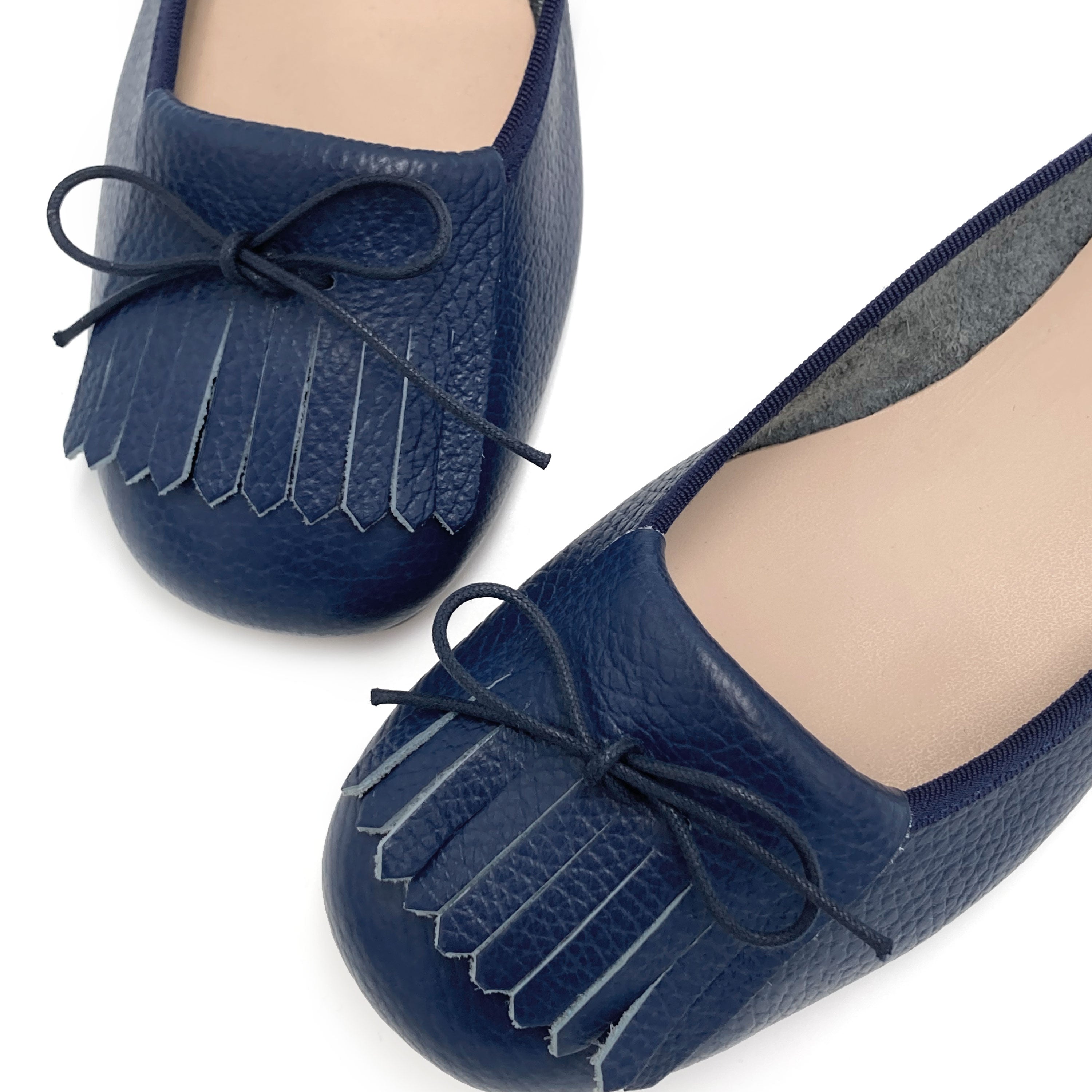 Mocassini da donna blu in pelle con frangia