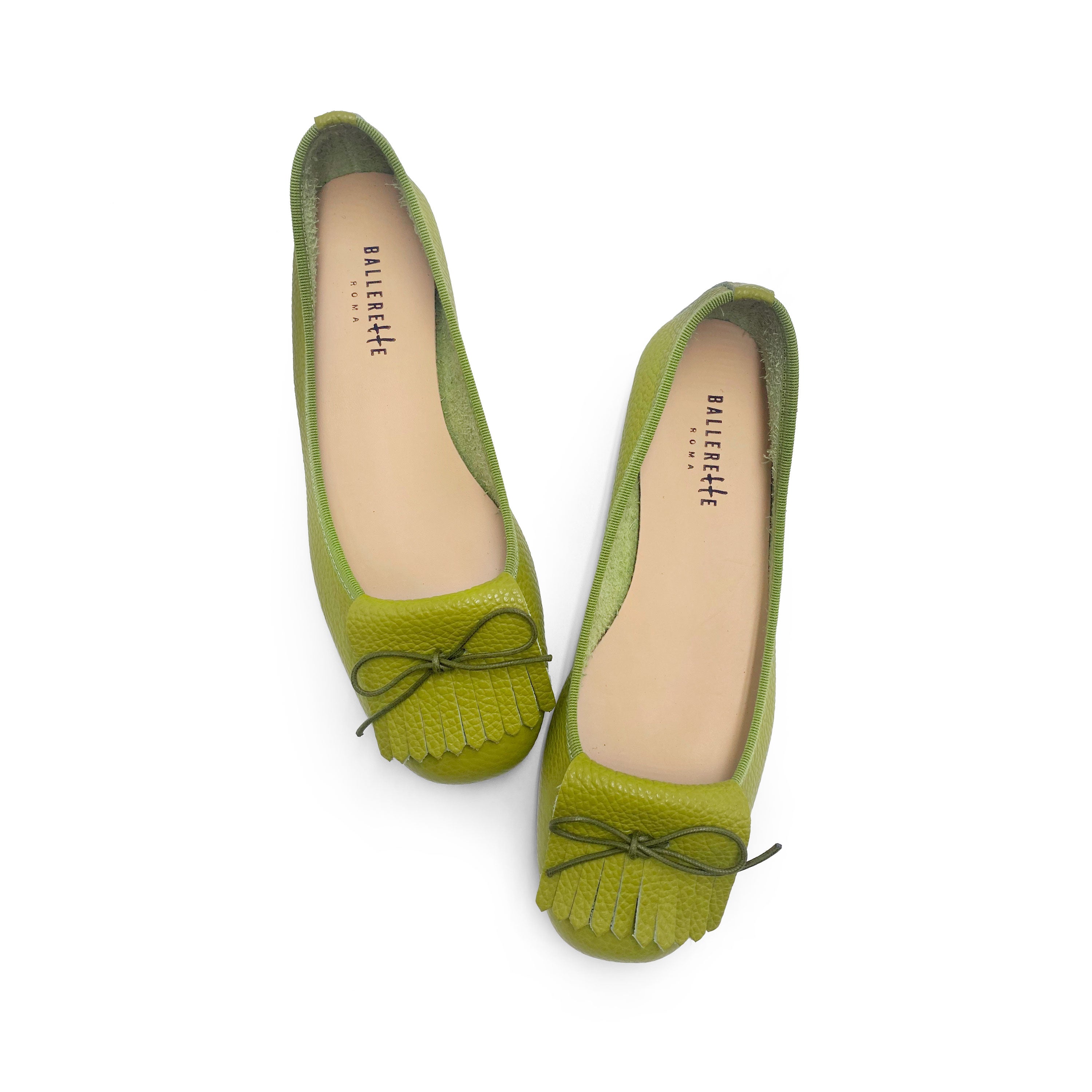 Mocasines de mujer en piel verde oliva con flecos